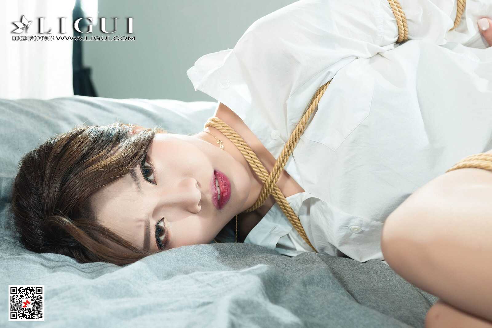 钟情《白衬衫丝足绳艺》 [丽柜美束Ligui] 写真集第6张