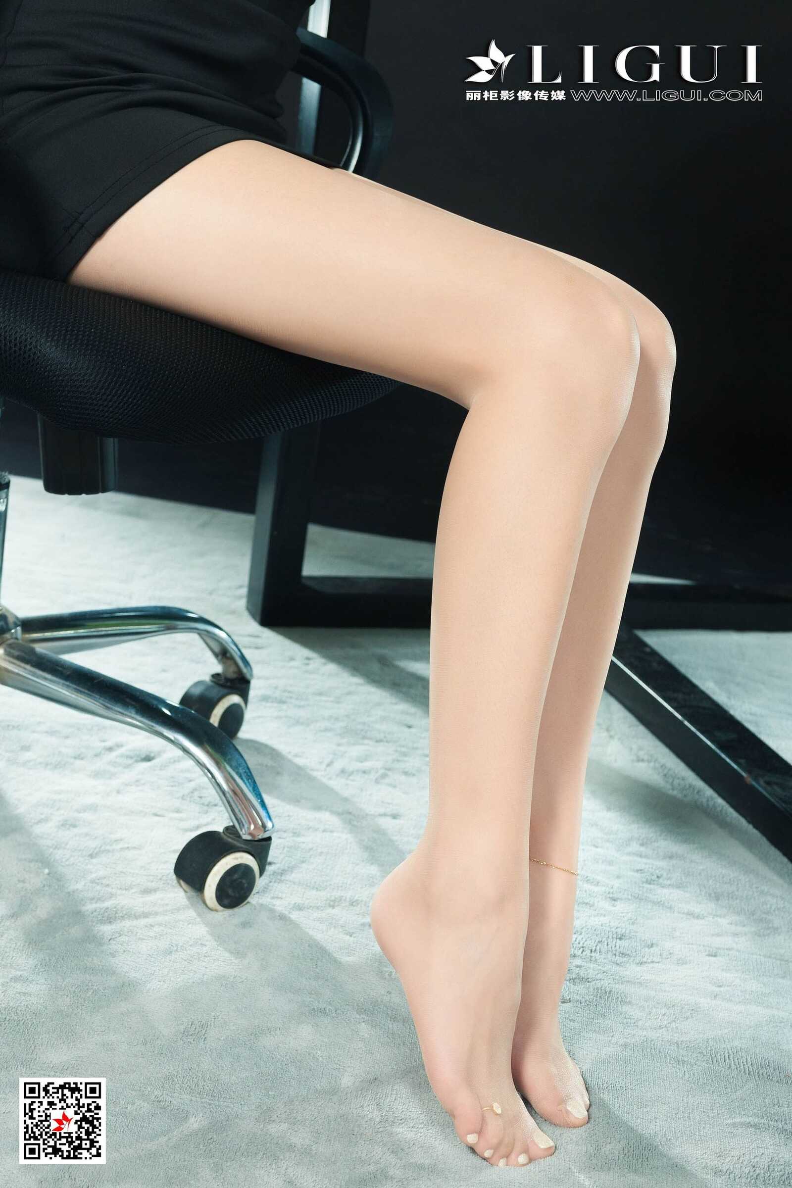 小然然《美腿OL小姐姐》 [丽柜Ligui] 丝足写真集第18张