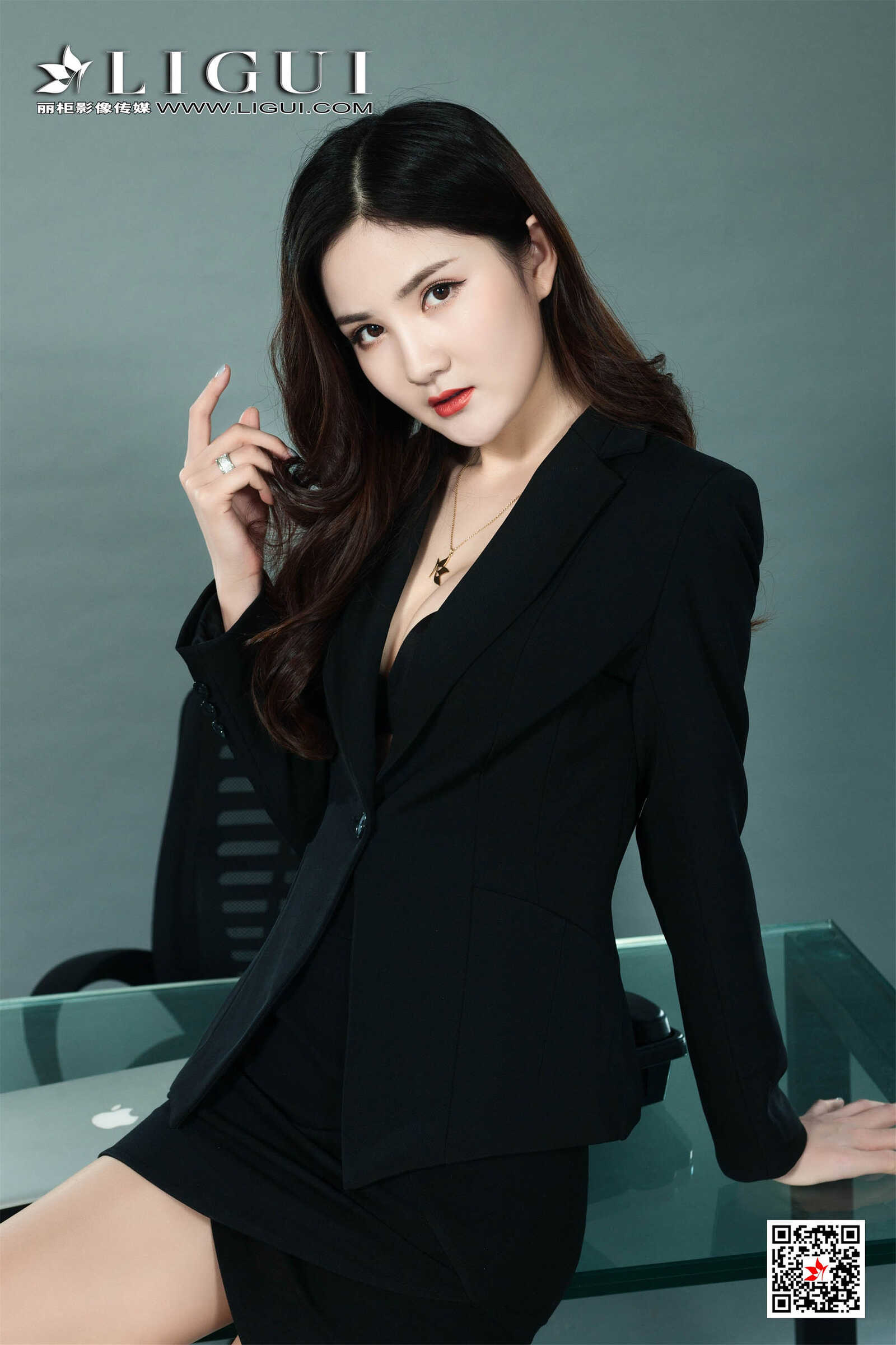 Model 安妮《白领OL丝足》 [丽柜LIGUI] 网络丽人 写第13张