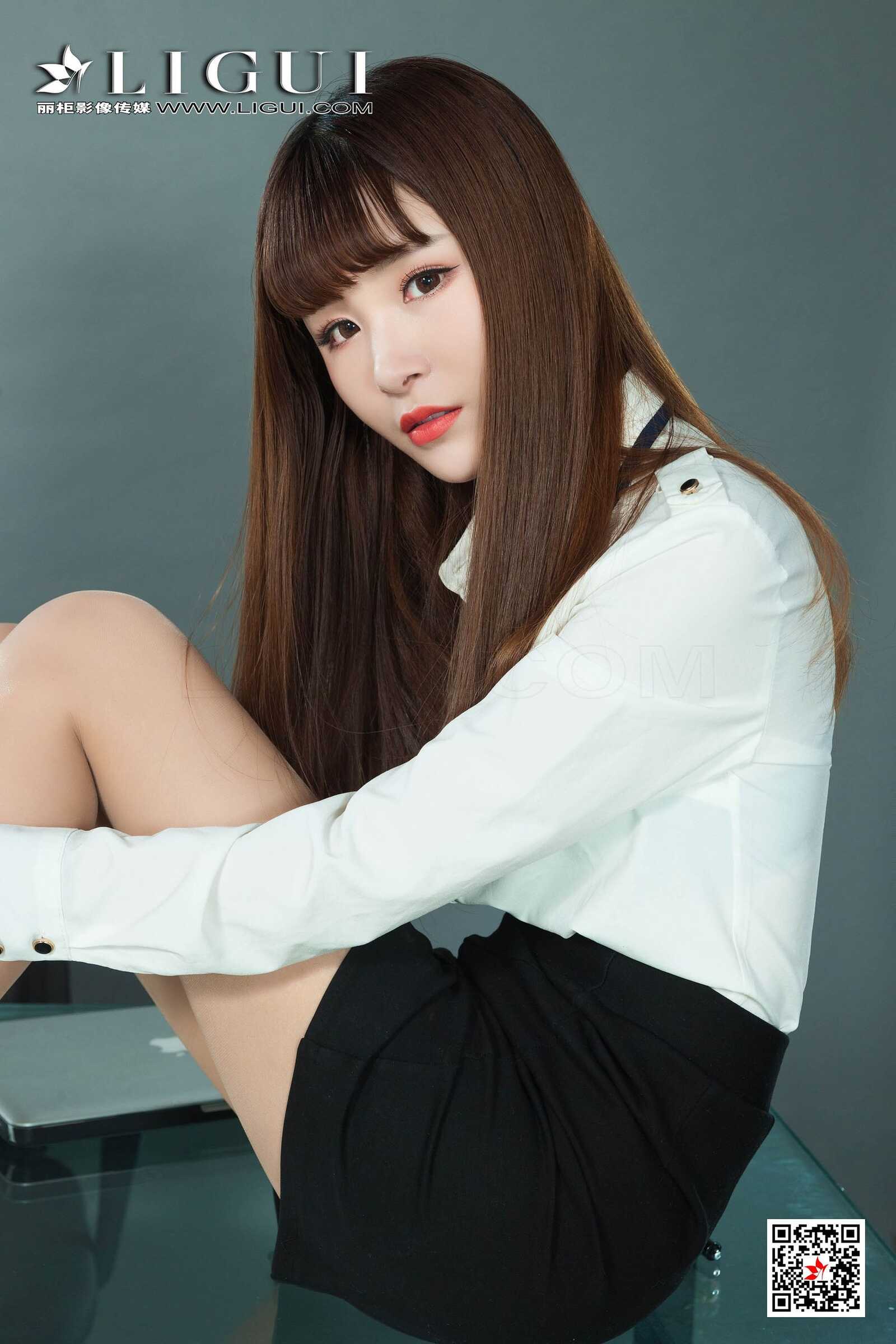 瑶瑶《OL小秘丝足美腿》 [丽柜LIGUI] 网络丽人 写第15张