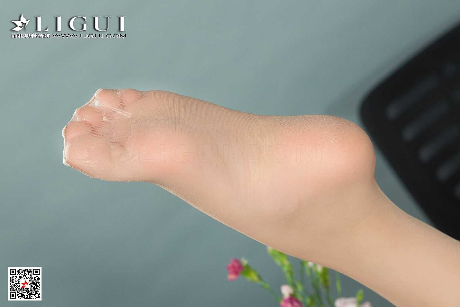 瑶瑶《OL小秘丝足美腿》 [丽柜LIGUI] 网络丽人 写第6张