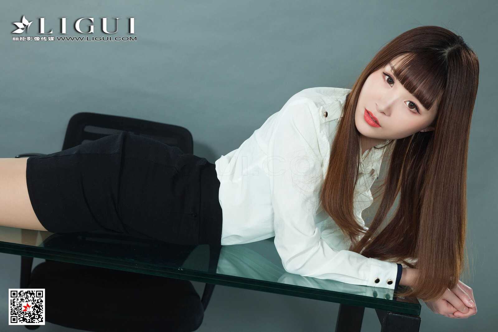 瑶瑶《OL小秘丝足美腿》 [丽柜LIGUI] 网络丽人 写第2张