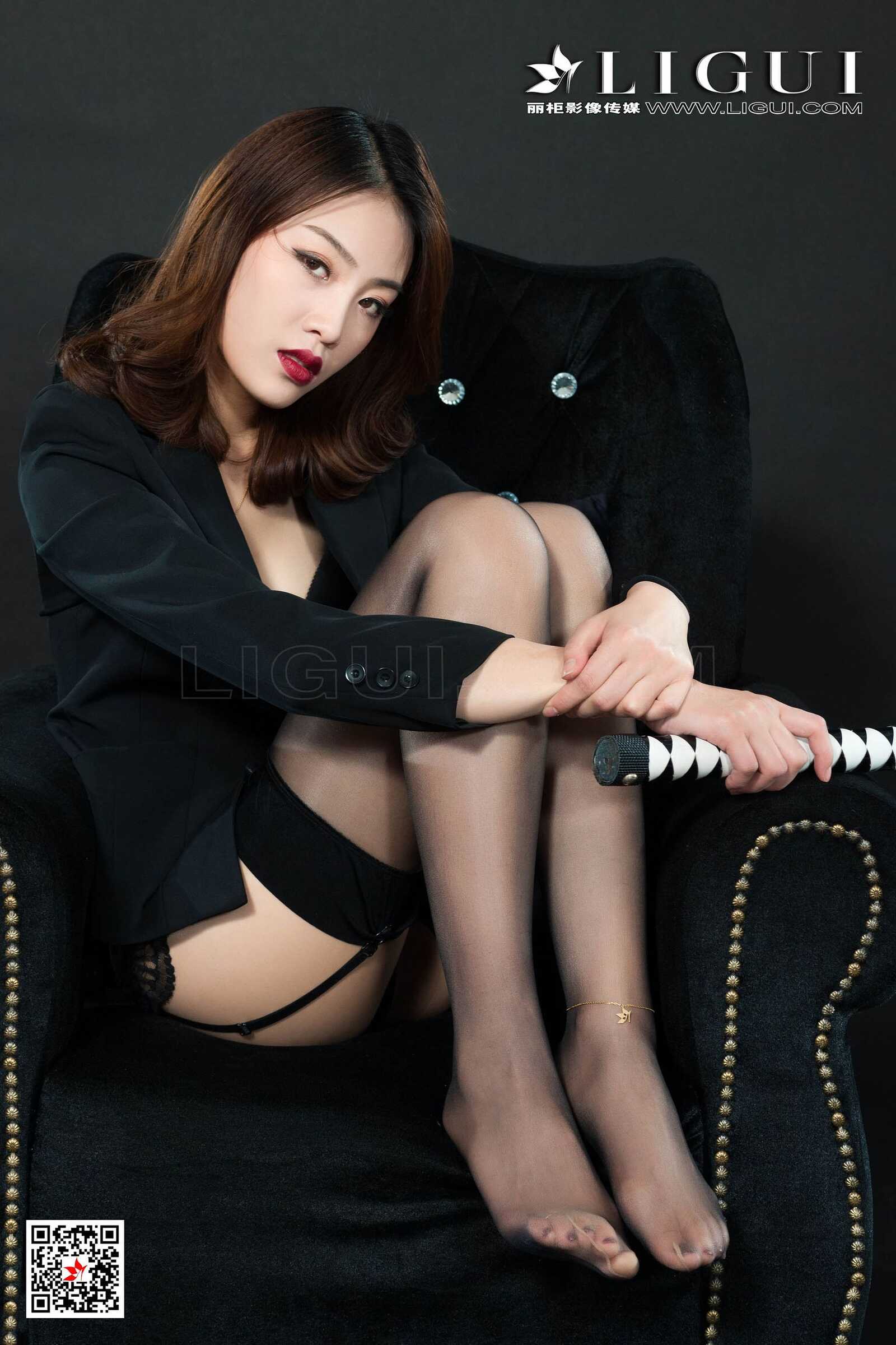 腿模Xilly《黑丝皮鞭系列》 [丽柜美束LIGUI] 网络丽第14张