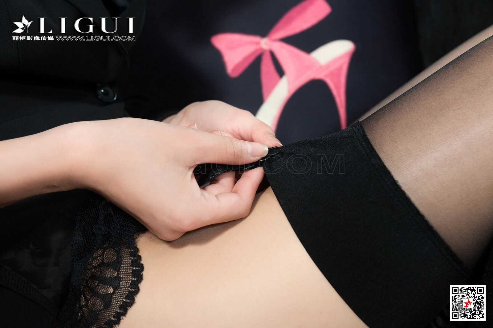 腿模Xilly《黑丝皮鞭系列》 [丽柜美束LIGUI] 网络丽第2张