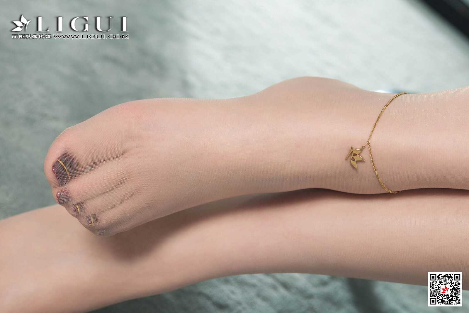 Model 娜娜《肉丝OL高跟女郎》 [丽柜LIGUI] 网络丽人第4张