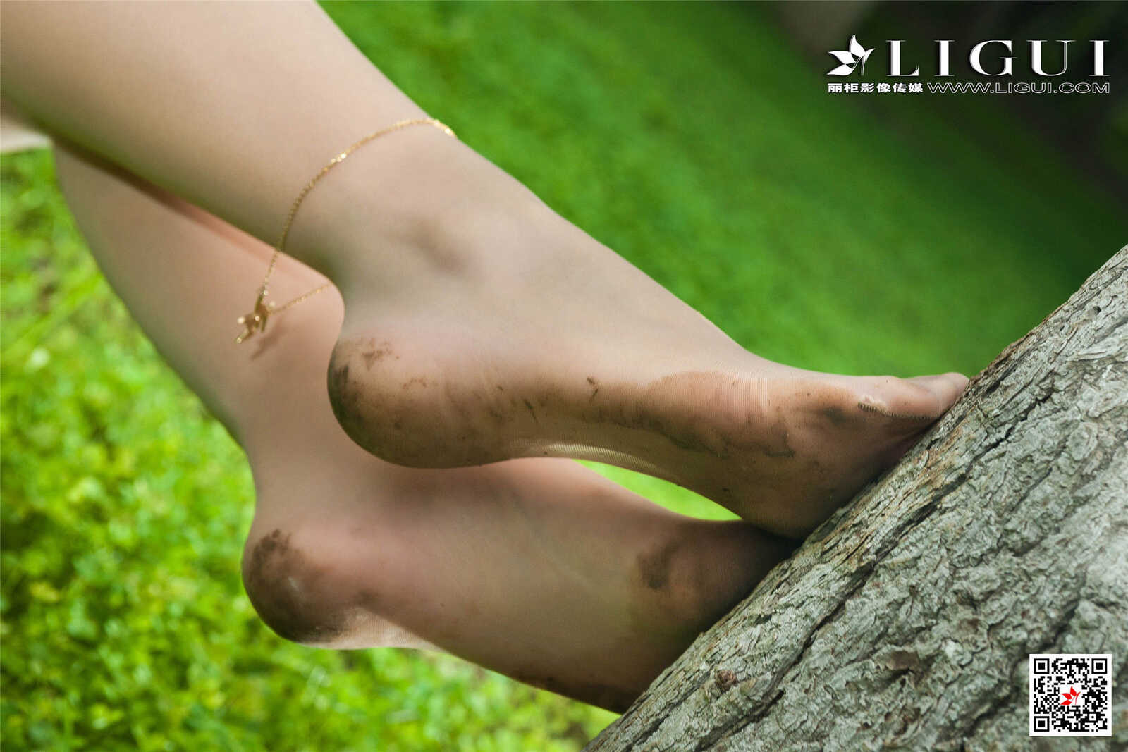 Model 汐汐《小清新户外OL美腿丝足》 [丽柜LiGui]第3张