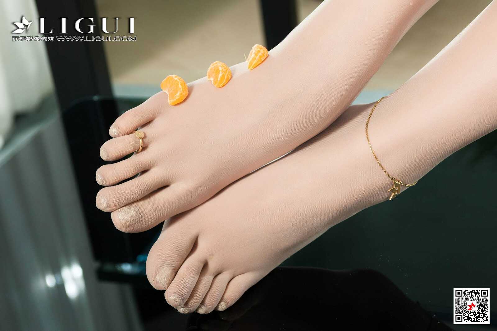 钟情《香吻丝足》 [丽柜LiGui] 写真集第4张