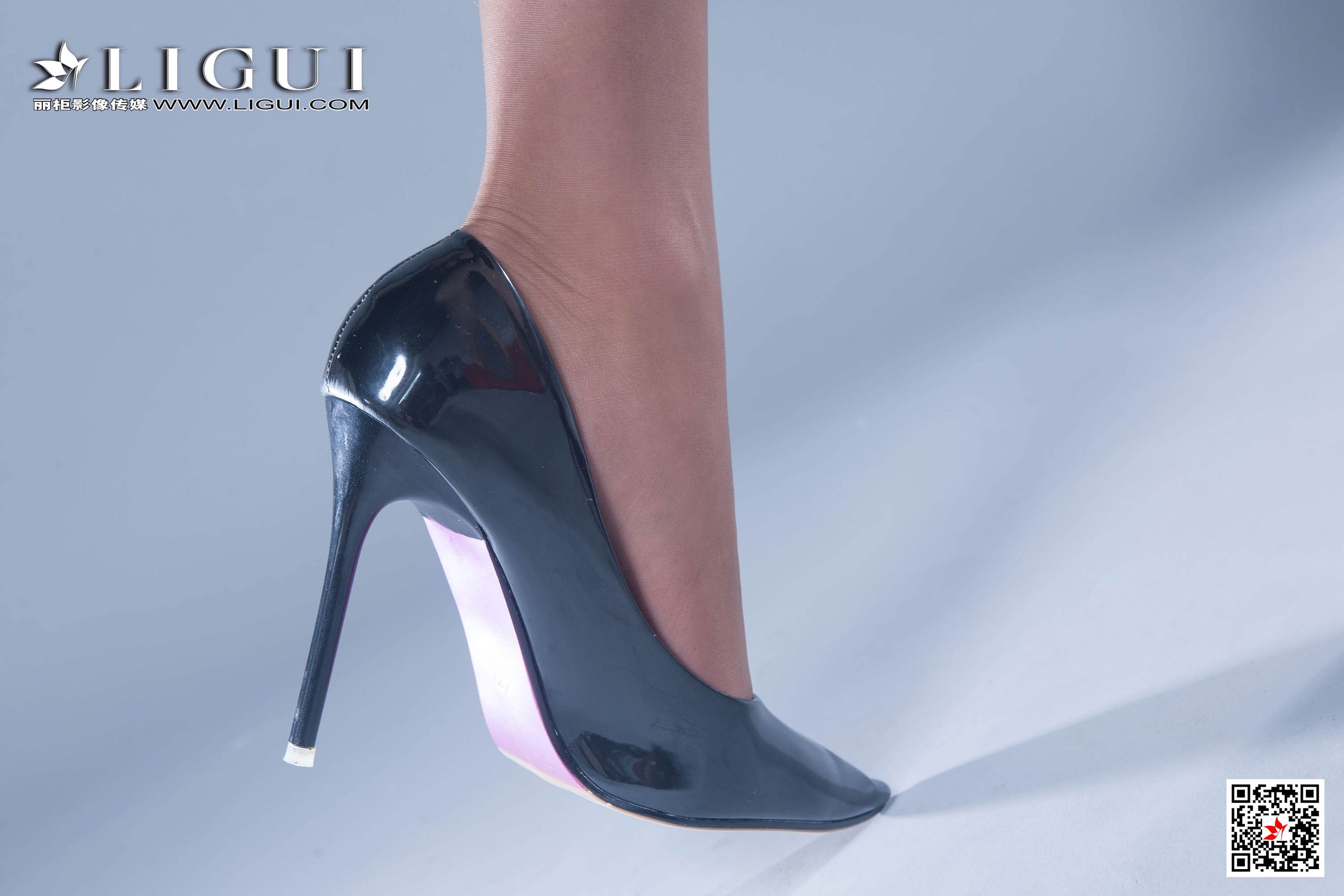 腿模潼潼《肉丝OL女郎》 [丽柜LiGui] 网络丽人 写第5张