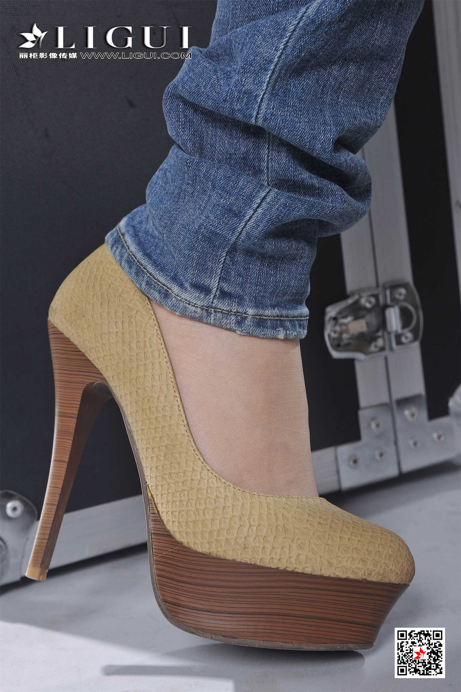 可馨《牛仔紧身裤女郎》 [丽柜Ligui] 写真集第15张