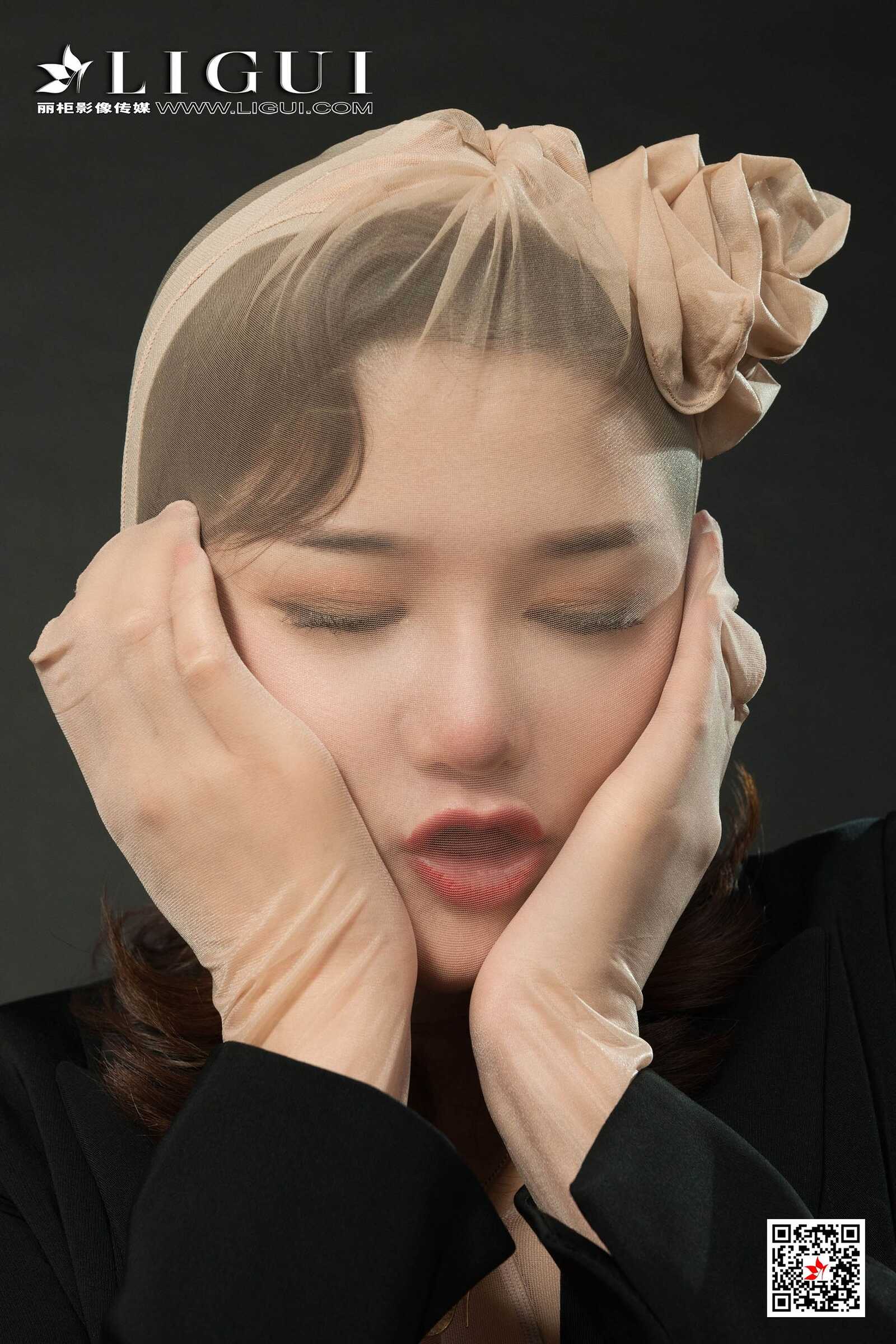 Model 文芮《肉丝人体》 [丽柜LiGui] 丝袜人体摄影第5张