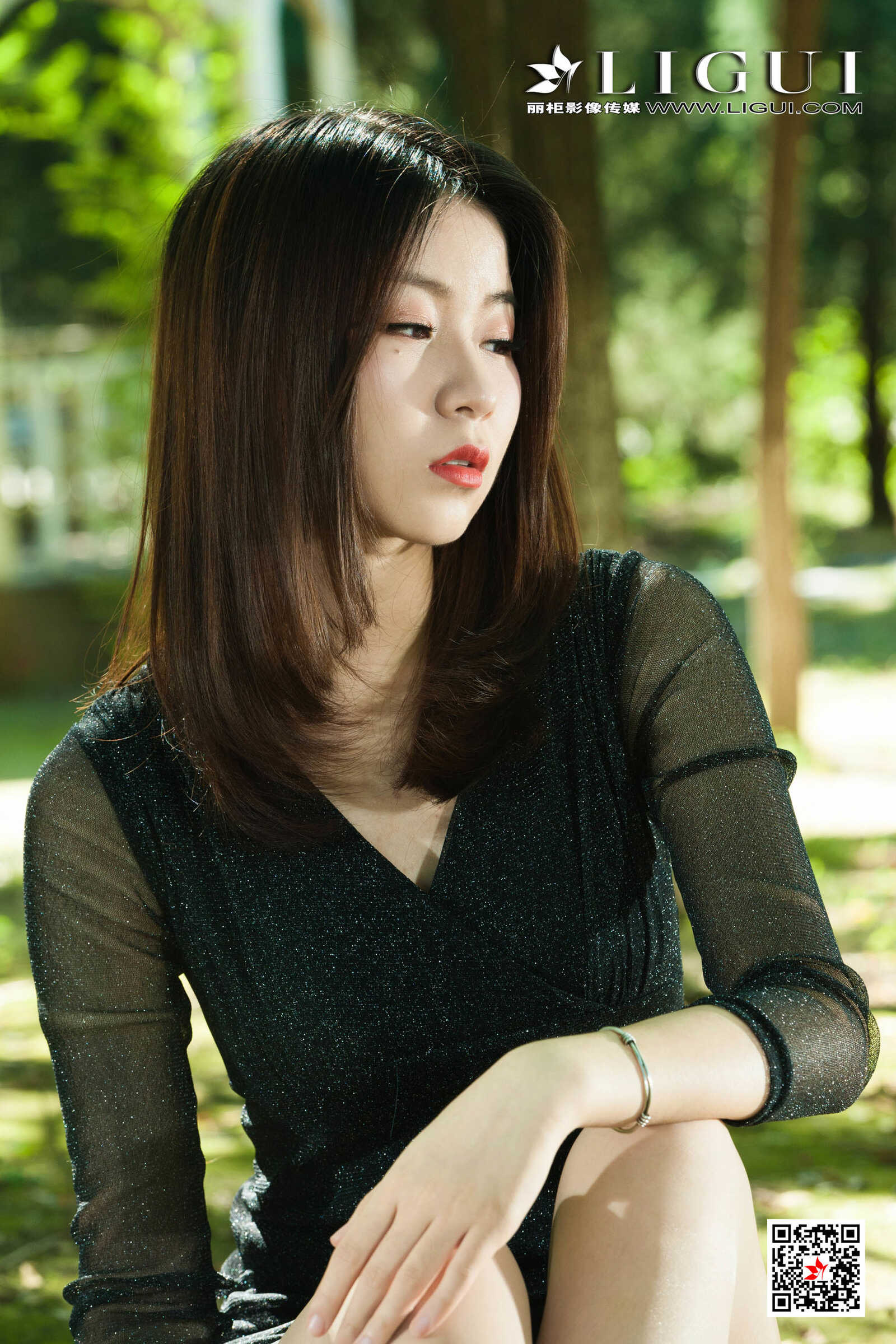 虫虫《长腿森系女神》 [丽柜Ligui] 写真集第9张