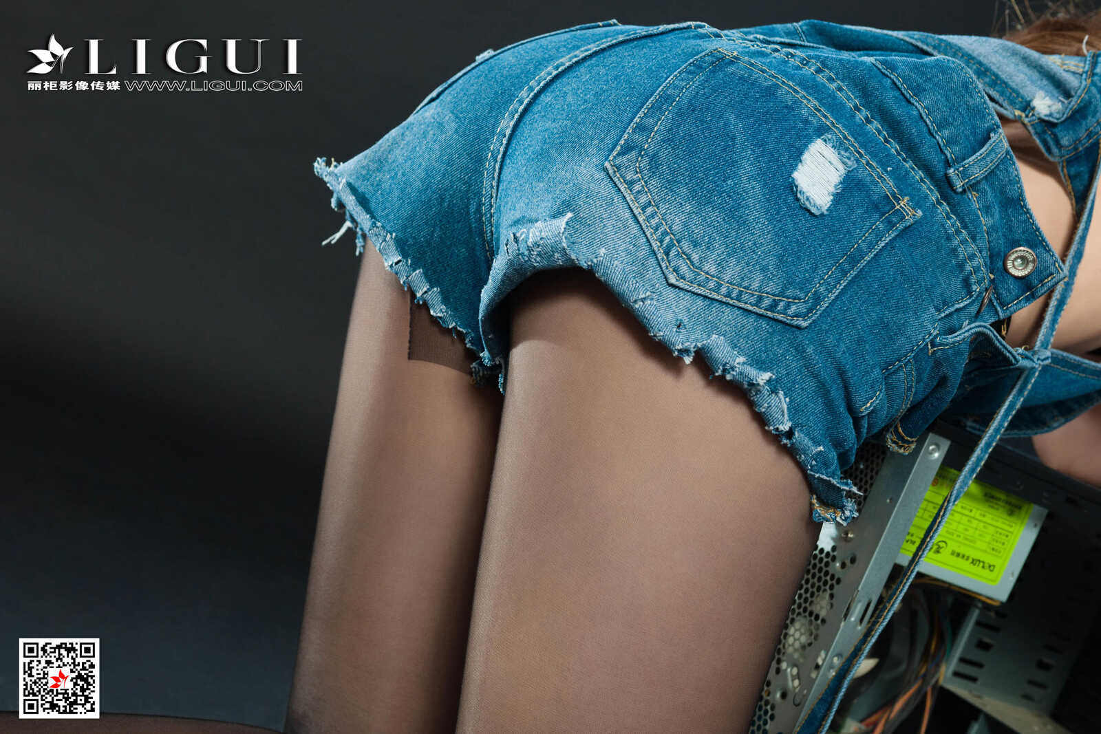 允娜《黑丝吊带牛仔女神》 [丽柜Ligui] 写真集第5张