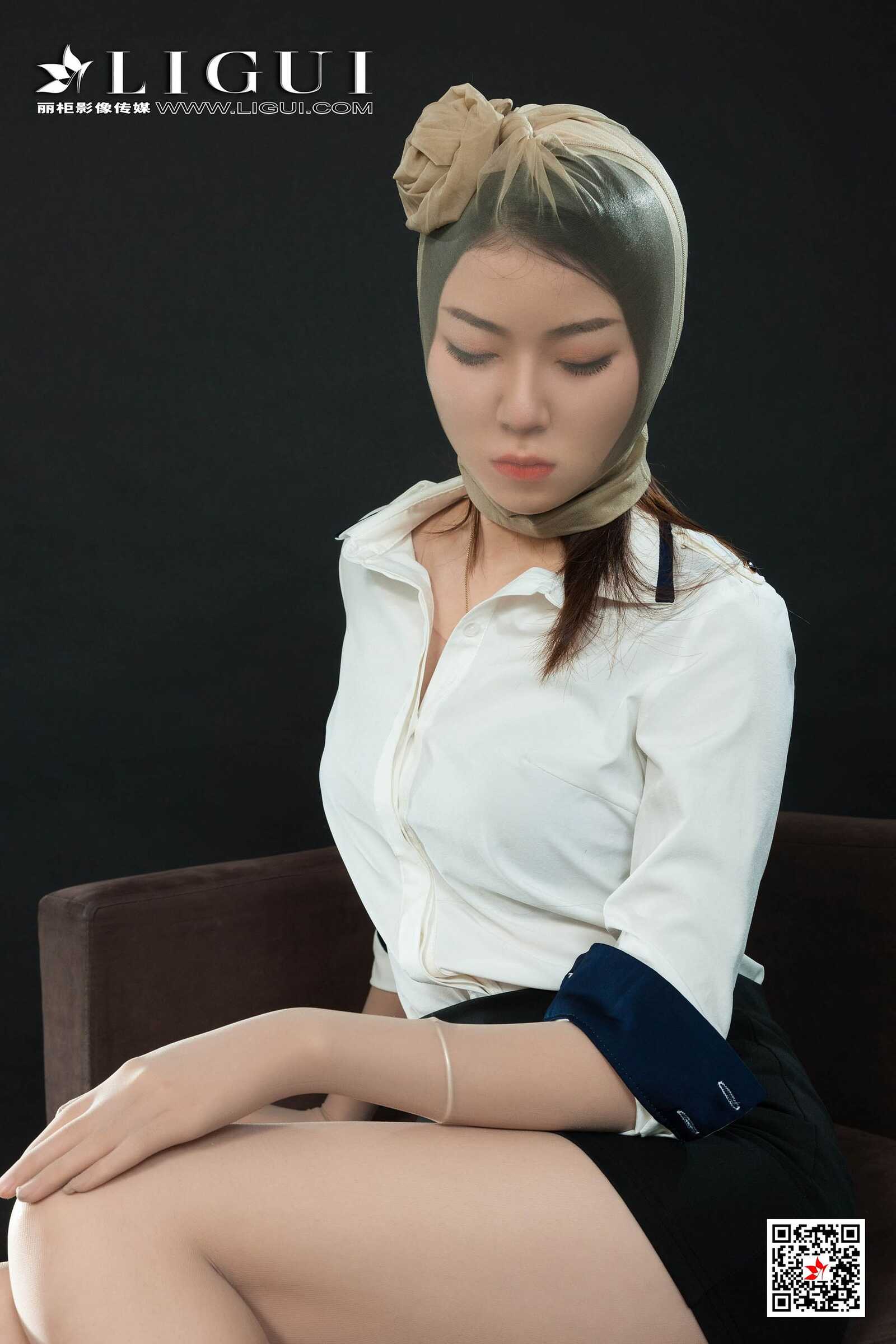 虫虫《肉丝袜美束人体》 [丽柜Ligui] 写真集第15张