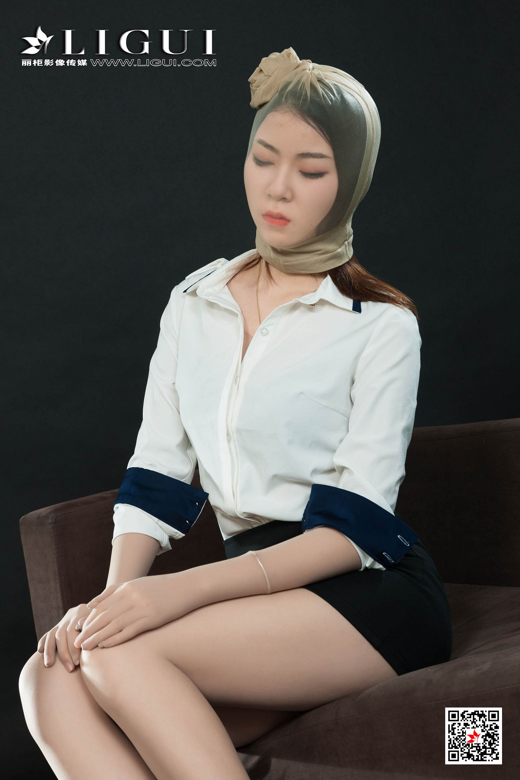 虫虫《肉丝袜美束人体》 [丽柜Ligui] 写真集第13张