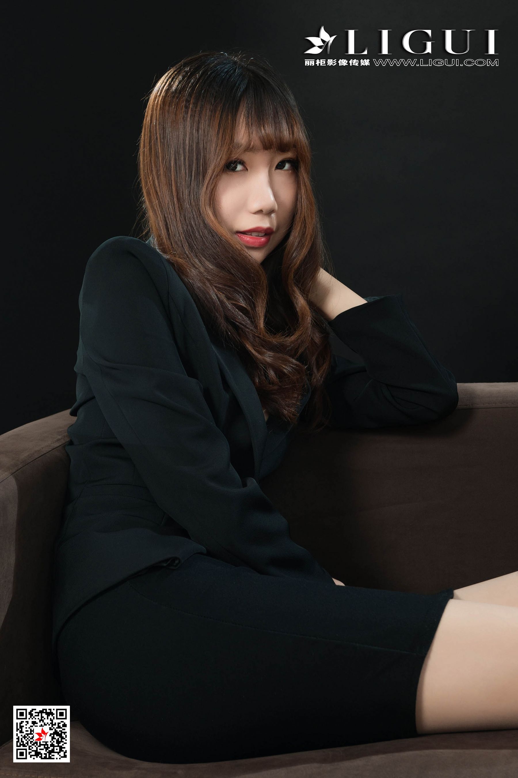 腿模泷儿《长腿肉丝OL》 [丽柜Ligui] 写真集第12张