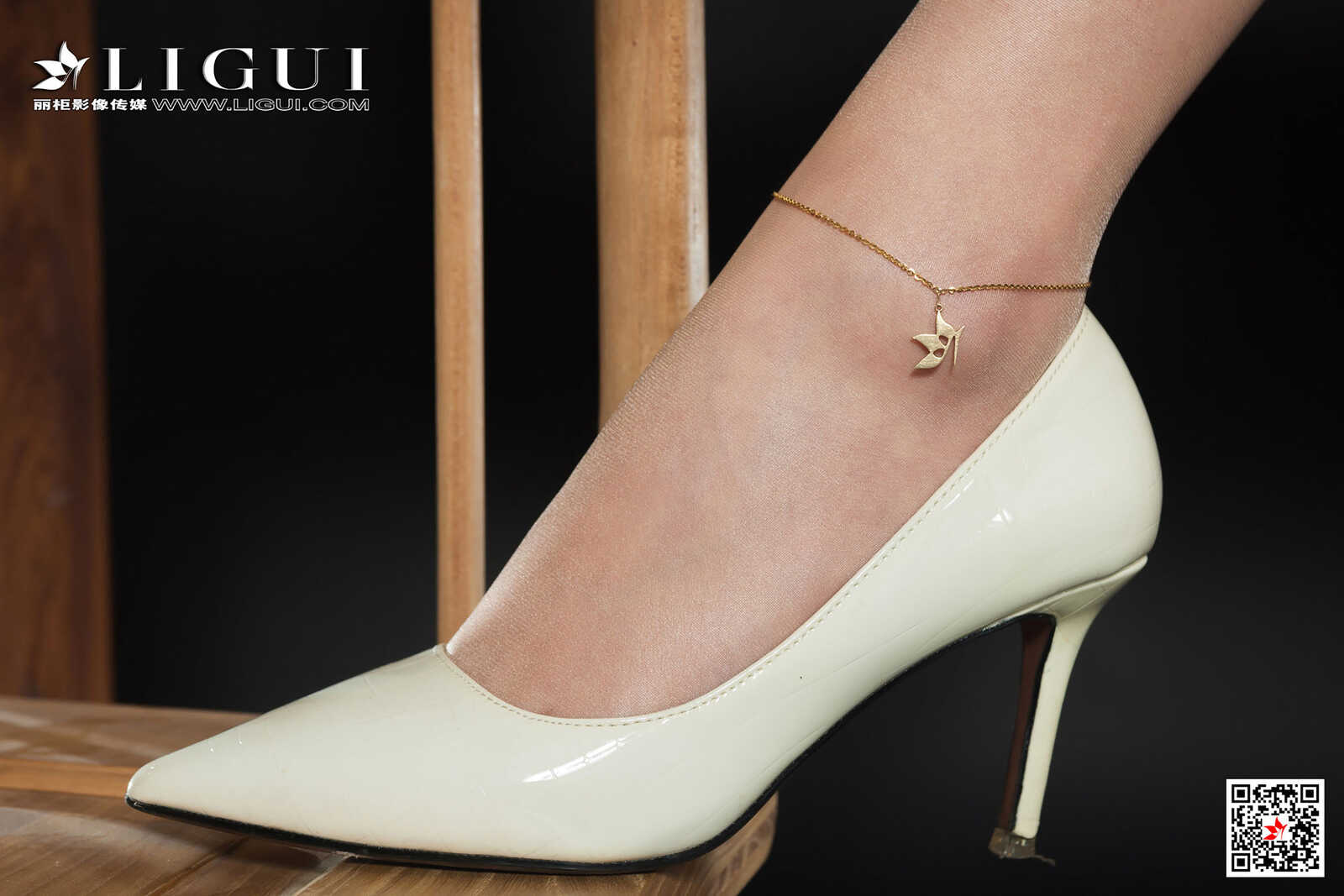 鱼妹《旗袍粉丽丝足》 [丽柜Ligui] 写真集第16张