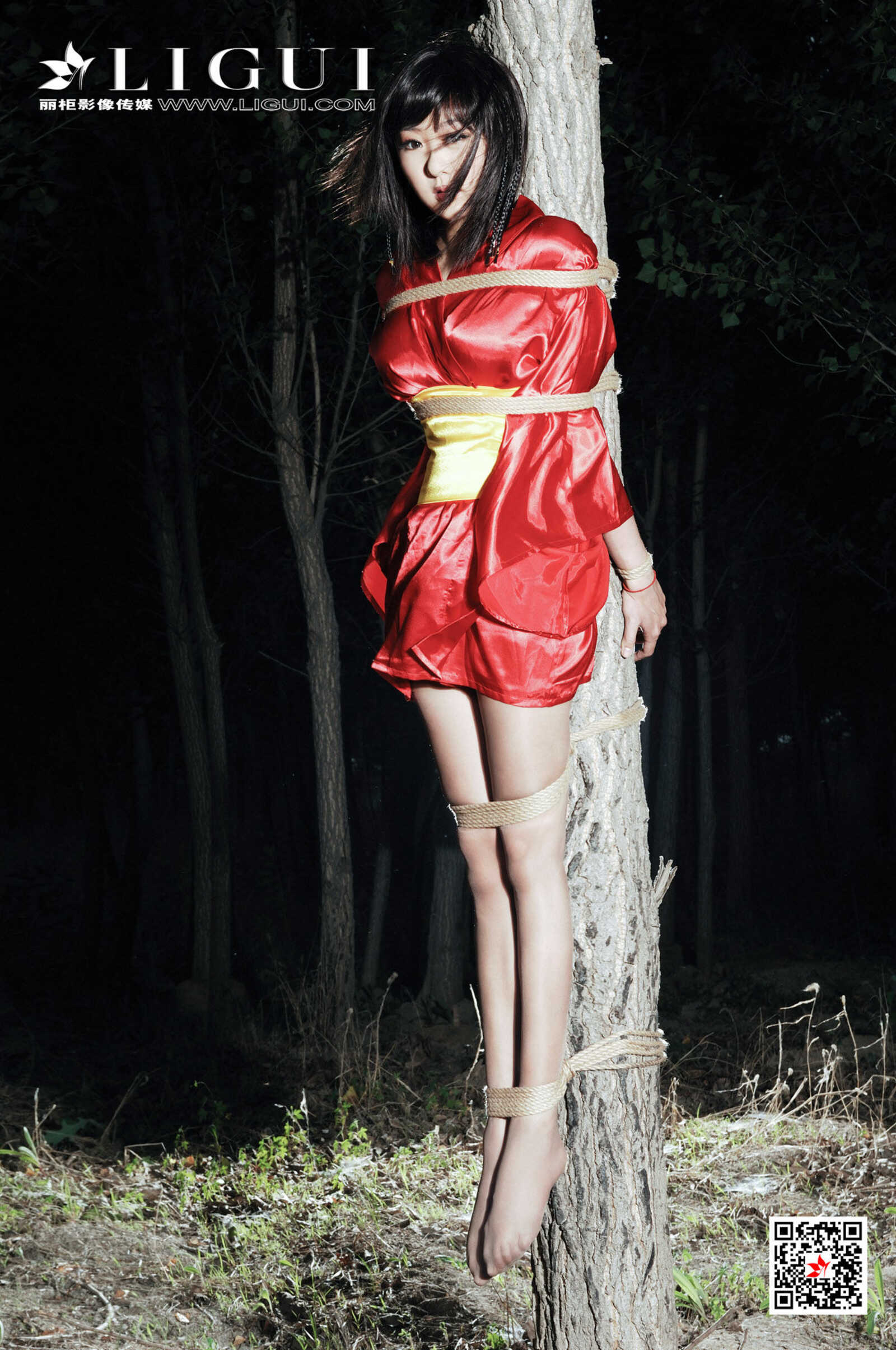 模特佩佩《黑夜美束》 [丽柜Ligui] 精品图集 写真第16张
