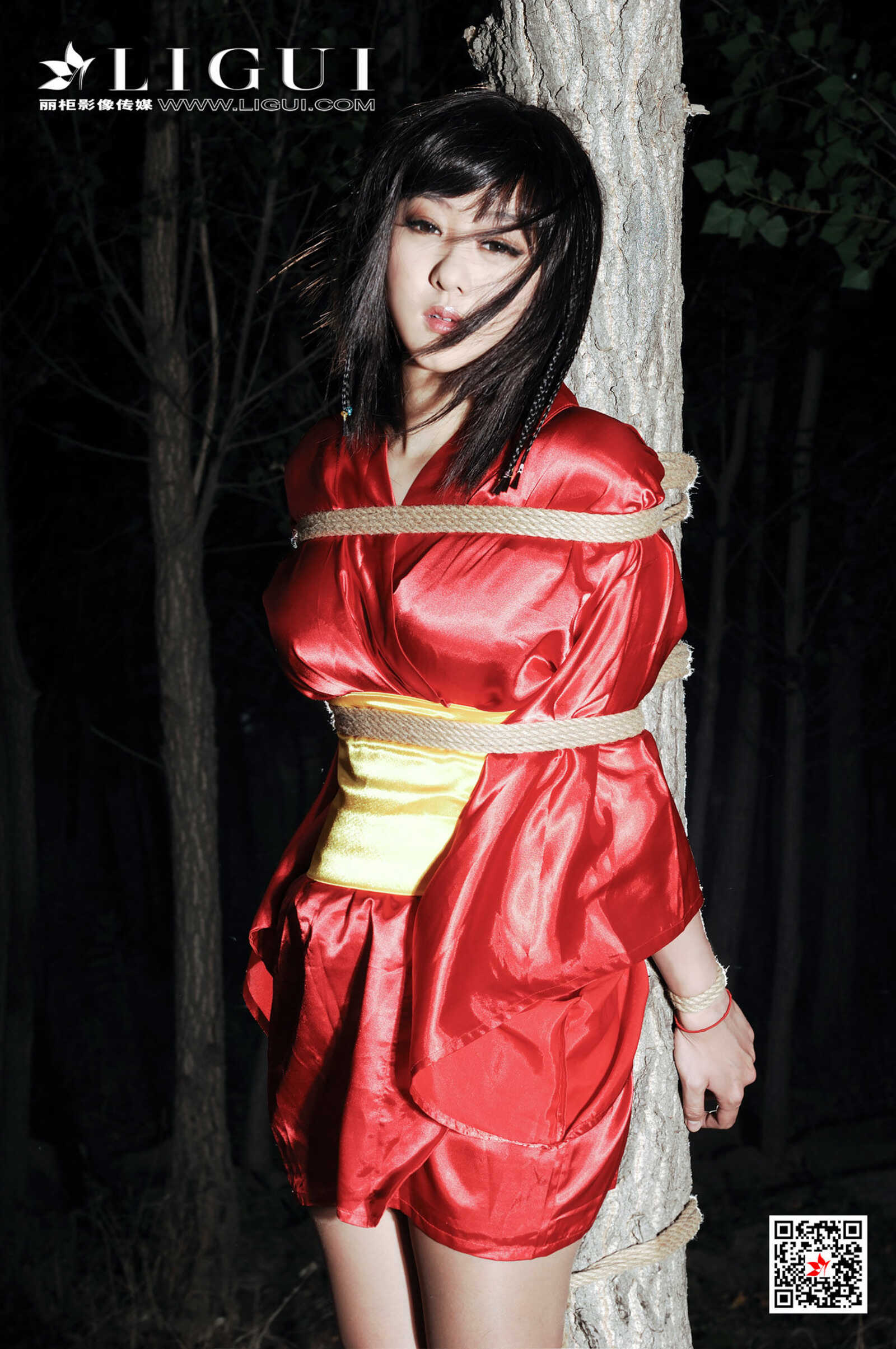 模特佩佩《黑夜美束》 [丽柜Ligui] 精品图集 写真第15张