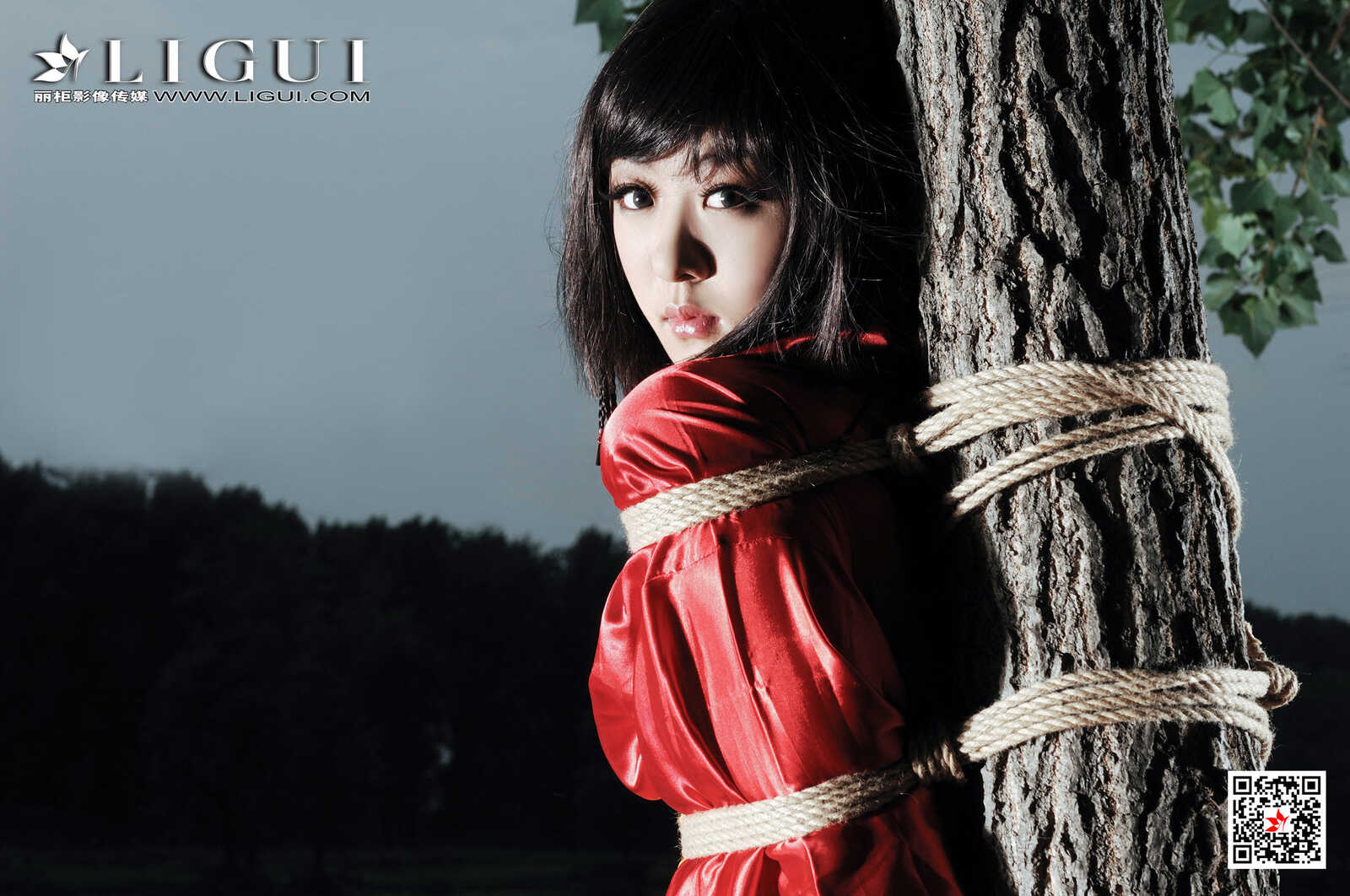 模特佩佩《黑夜美束》 [丽柜Ligui] 精品图集 写真第9张