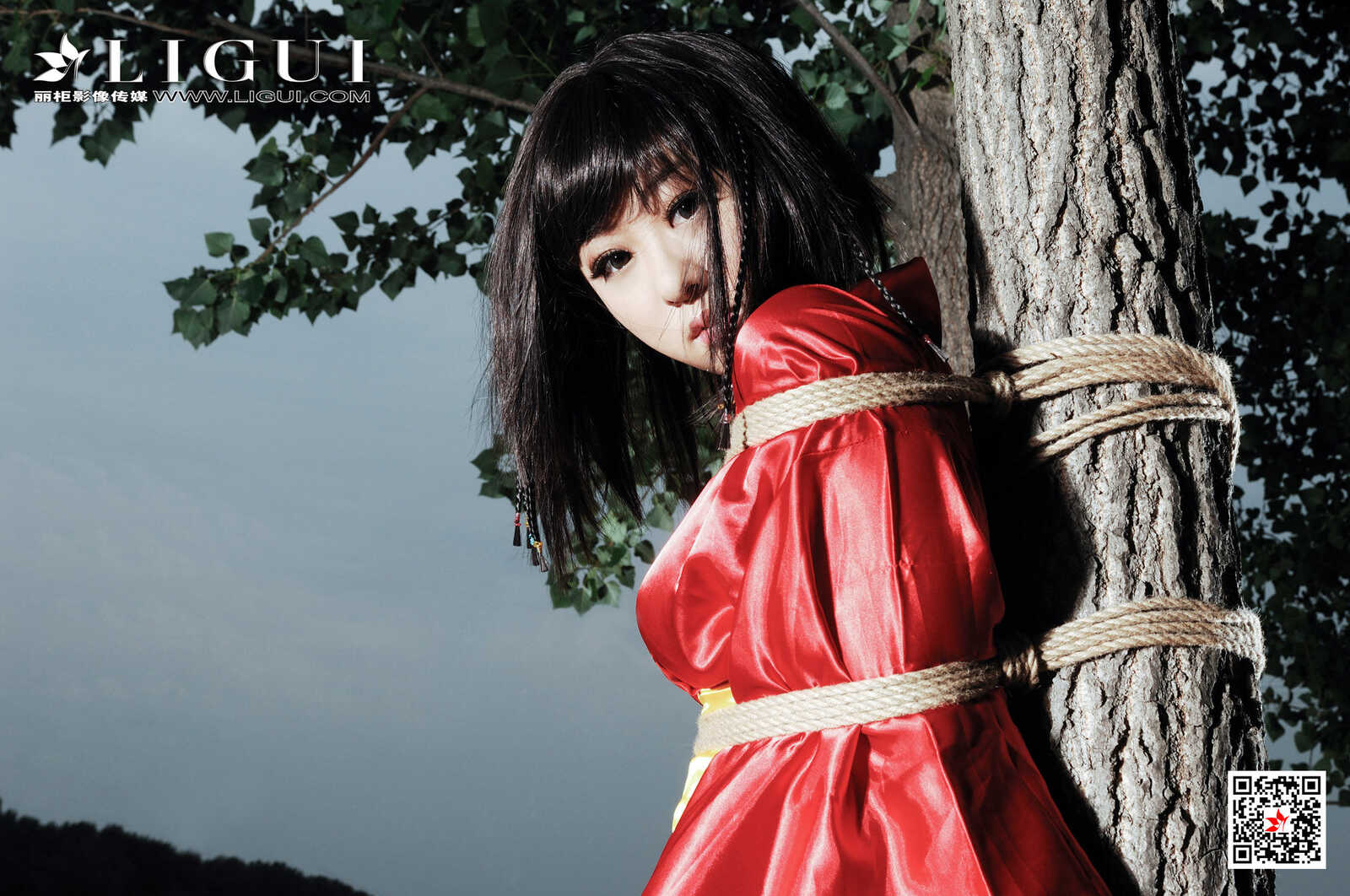 模特佩佩《黑夜美束》 [丽柜Ligui] 精品图集 写真第10张