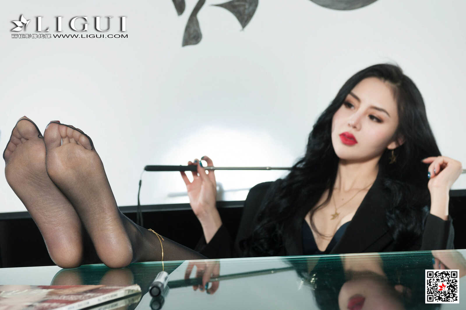 腿模凉儿《黑丝OL姐姐》 [丽柜Ligui] 网络丽人 写第2张