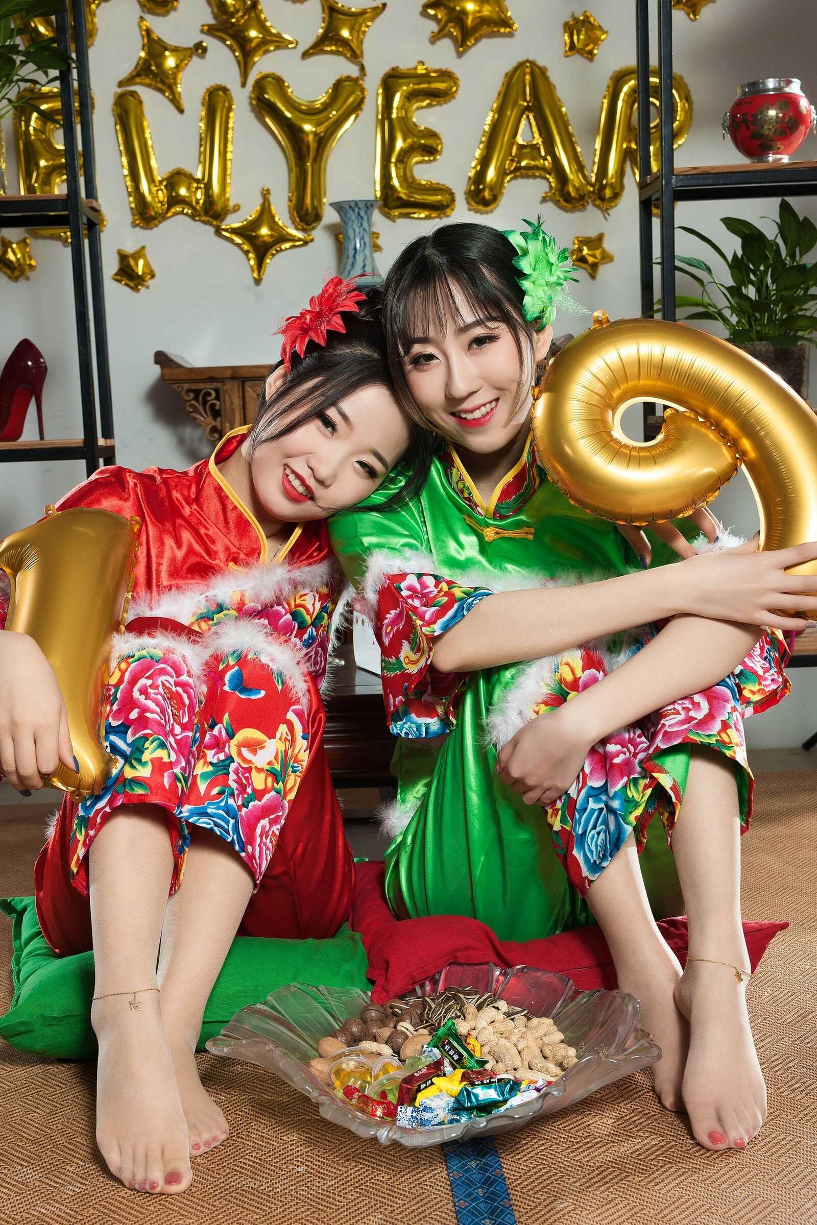 媛媛&amp;amp;鱼妹《新春丝足福利》 [丽柜Ligui] 网络丽第12张