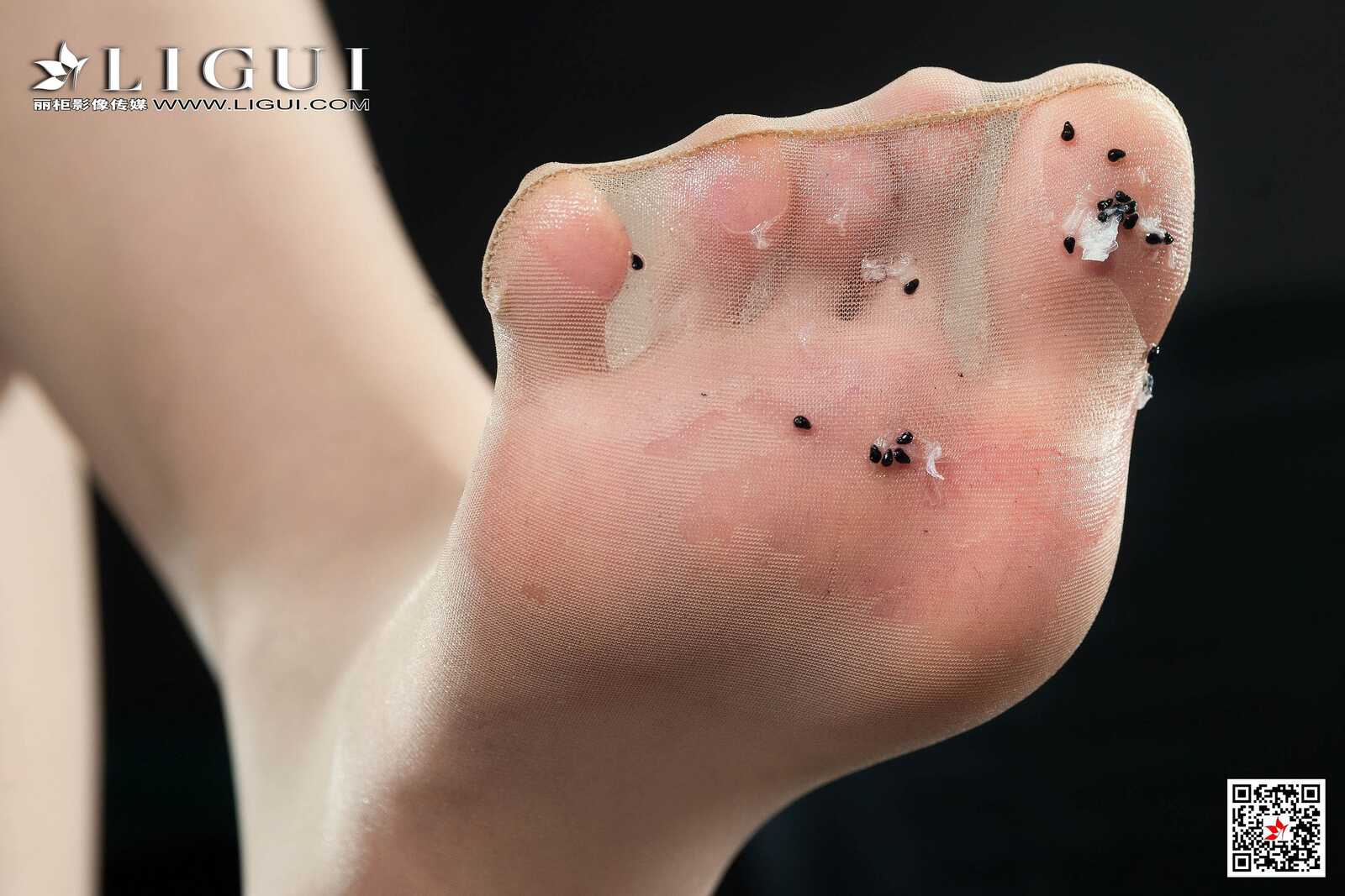 腿模阳阳《OL水果丝足》 [丽柜Ligui] 写真集第5张