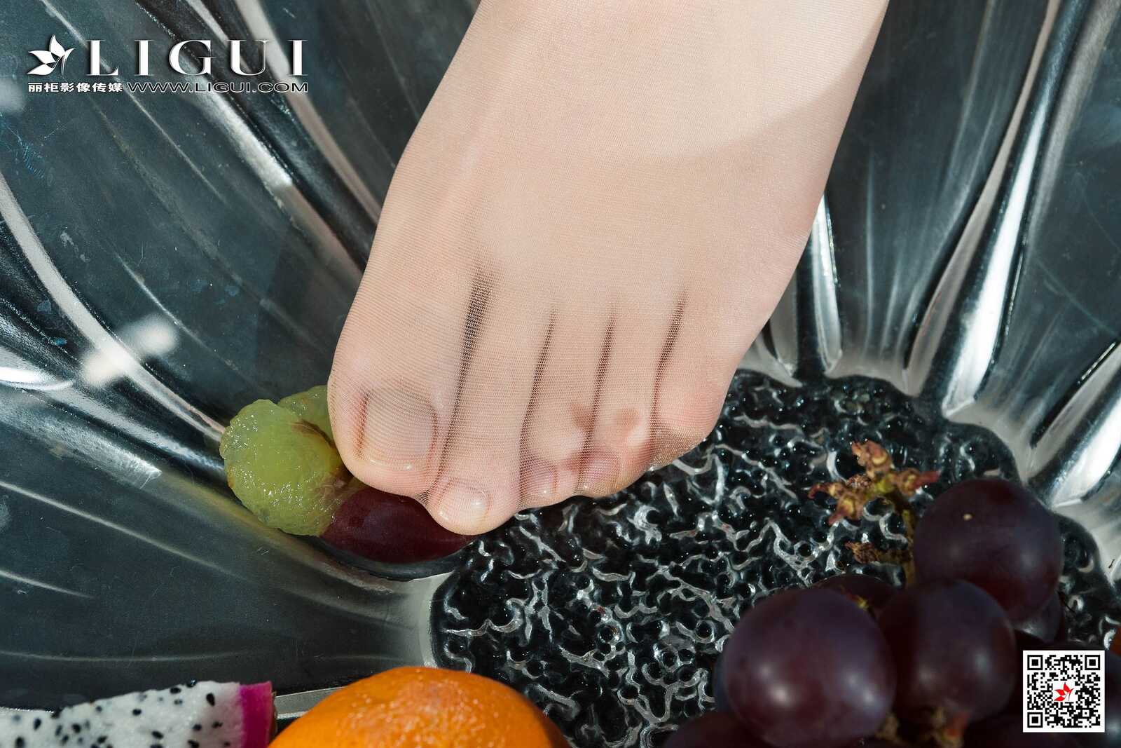 腿模阳阳《OL水果丝足》 [丽柜Ligui] 写真集第2张