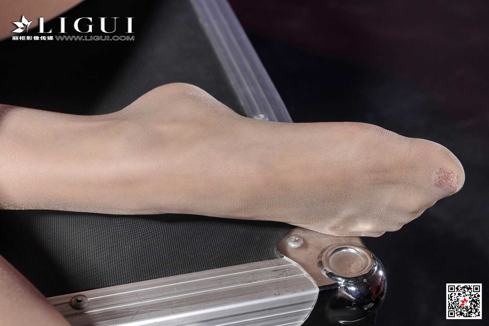 模特可馨《皮衣VS肉丝》 [丽柜Ligui] 网络丽人 写第2张