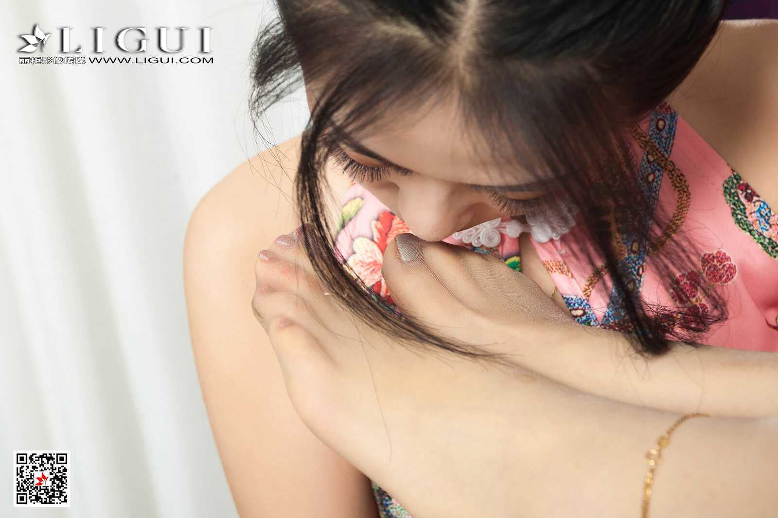 潘潘&amp;amp;洋洋《姐妹花汤圆丝足》 [丽柜Ligui] 写真第3张