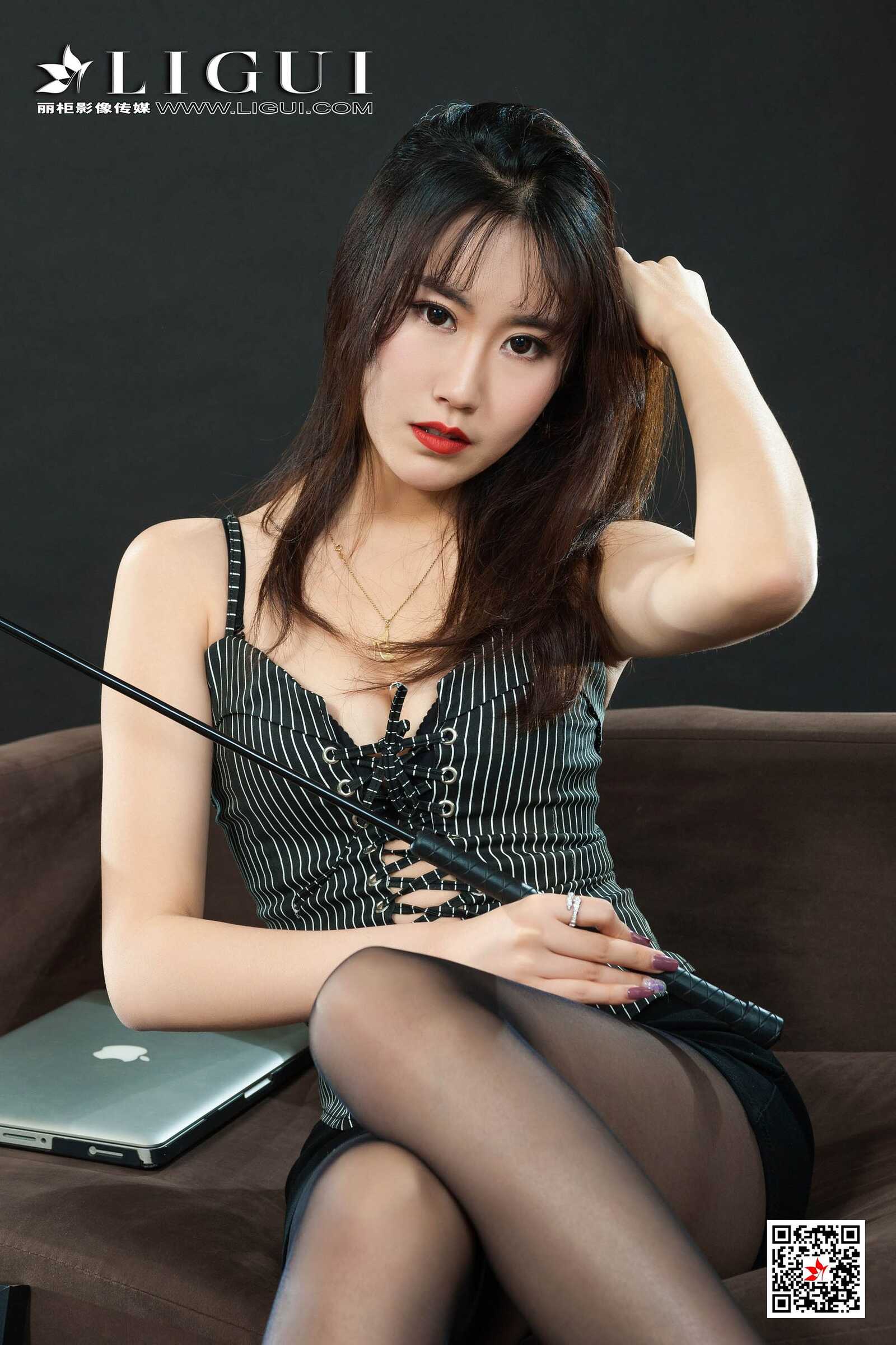 Model 子晴《极品黑丝女秘书》 [丽柜Ligui] 写真集第9张