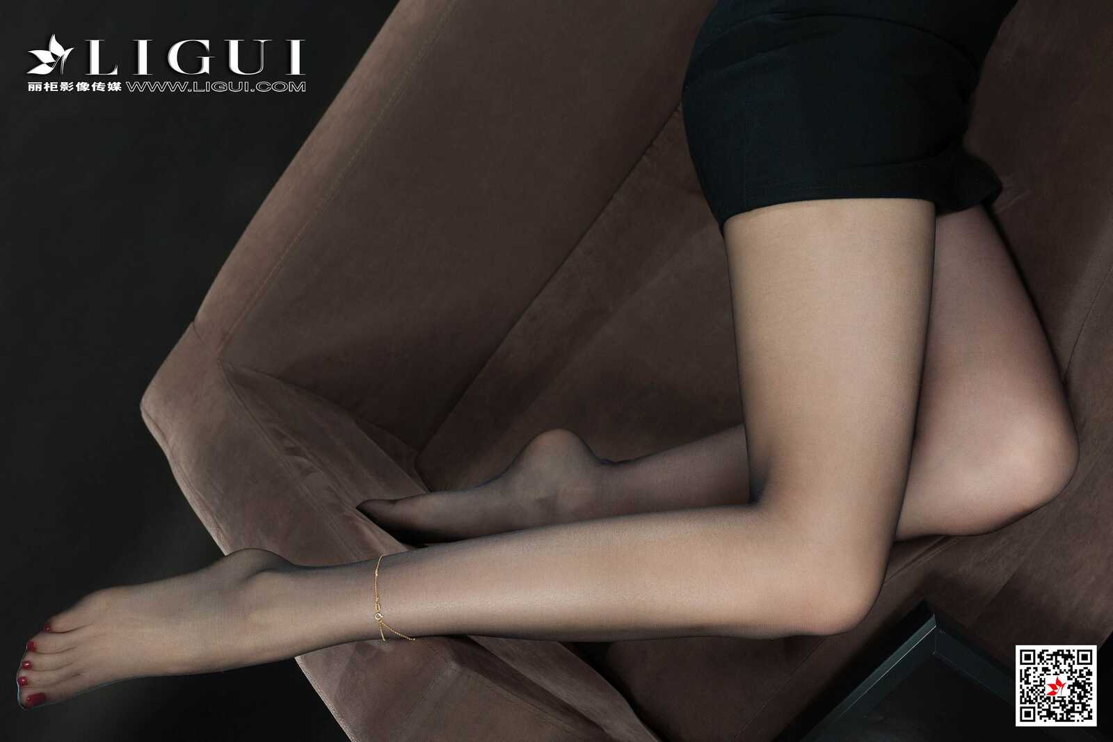 Model 子晴《极品黑丝女秘书》 [丽柜Ligui] 写真集第3张