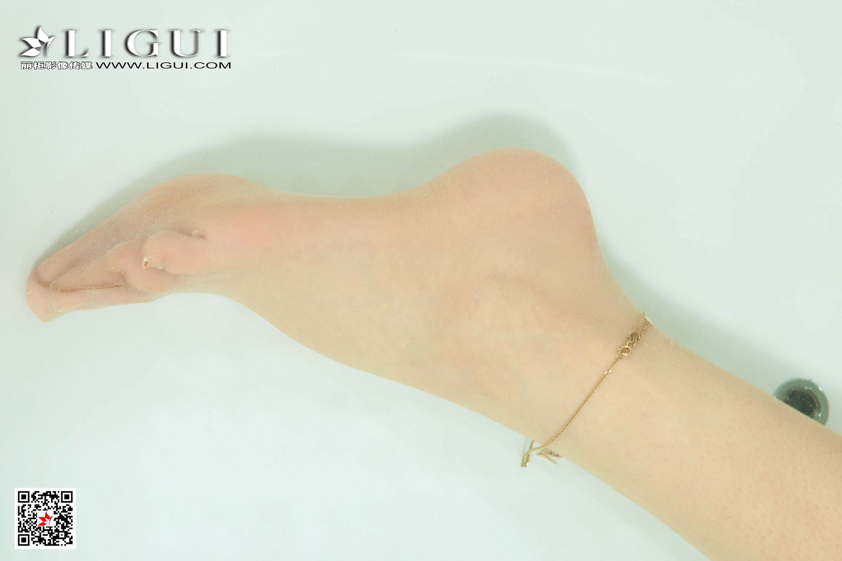 Model 兔子《浴室白衬衫湿身丝足》 [丽柜Ligui] 写第6张