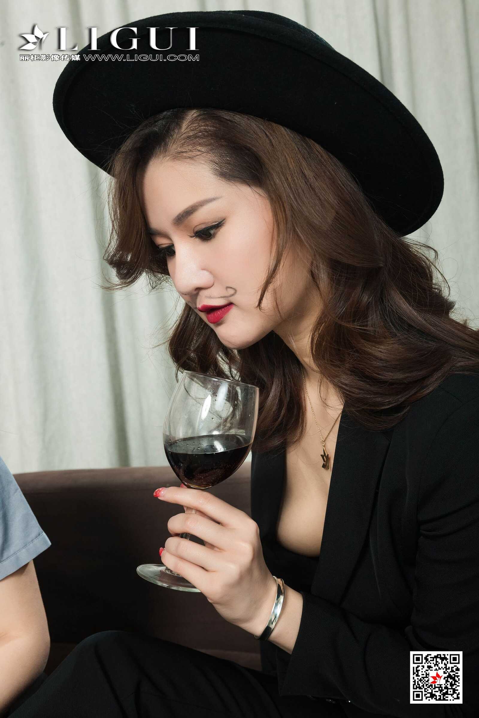 Model 文芮&amp;amp;潘潘《丝足情》 [丽柜Ligui] 写真集第16张