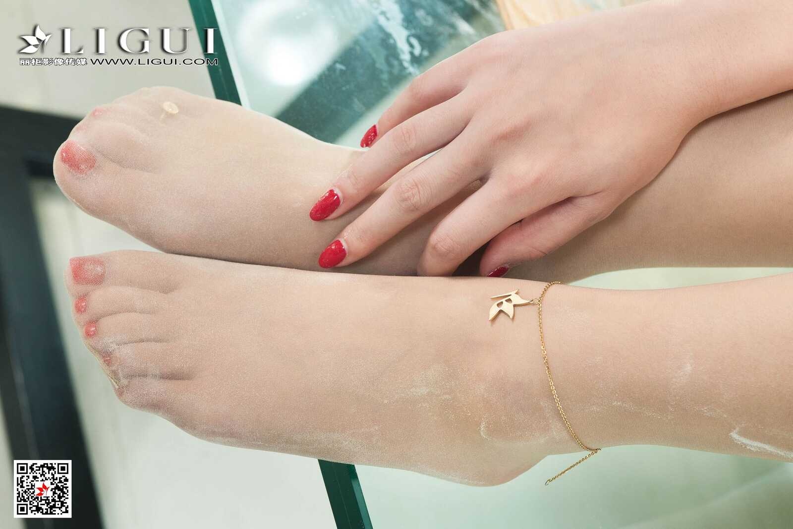 Model 雪糕《极品包子厨娘丝足》 [丽柜LIGUI] 写真第3张