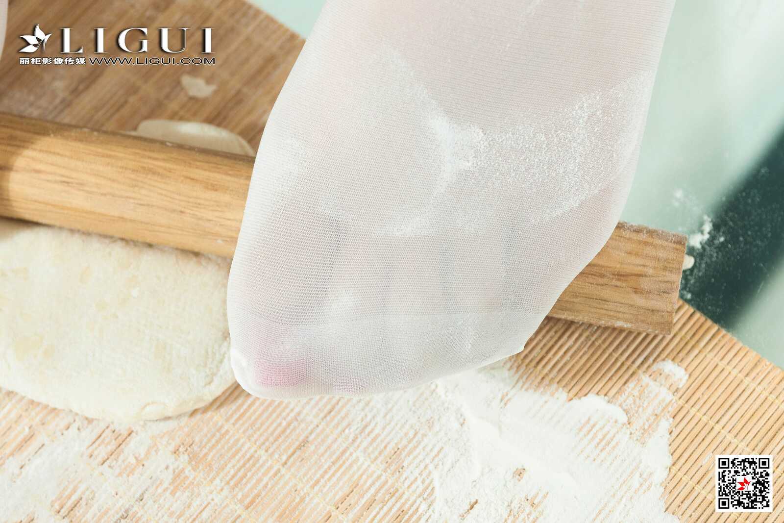 Model 雪糕《极品包子厨娘丝足》 [丽柜LIGUI] 写真第1张