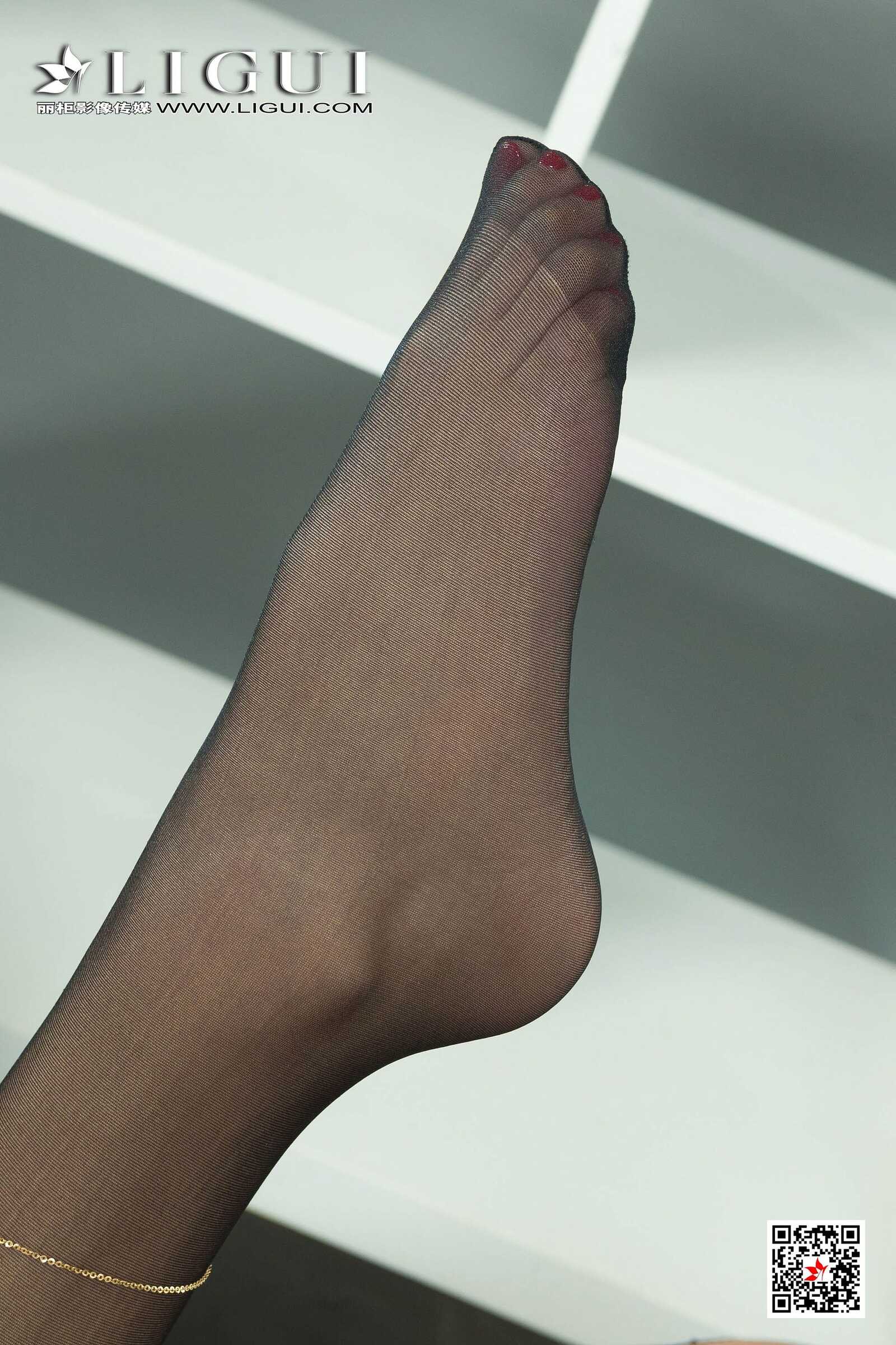 Model 文芮《黑丝袜高跟诱惑》 [丽柜LIGUI] 写真集第16张