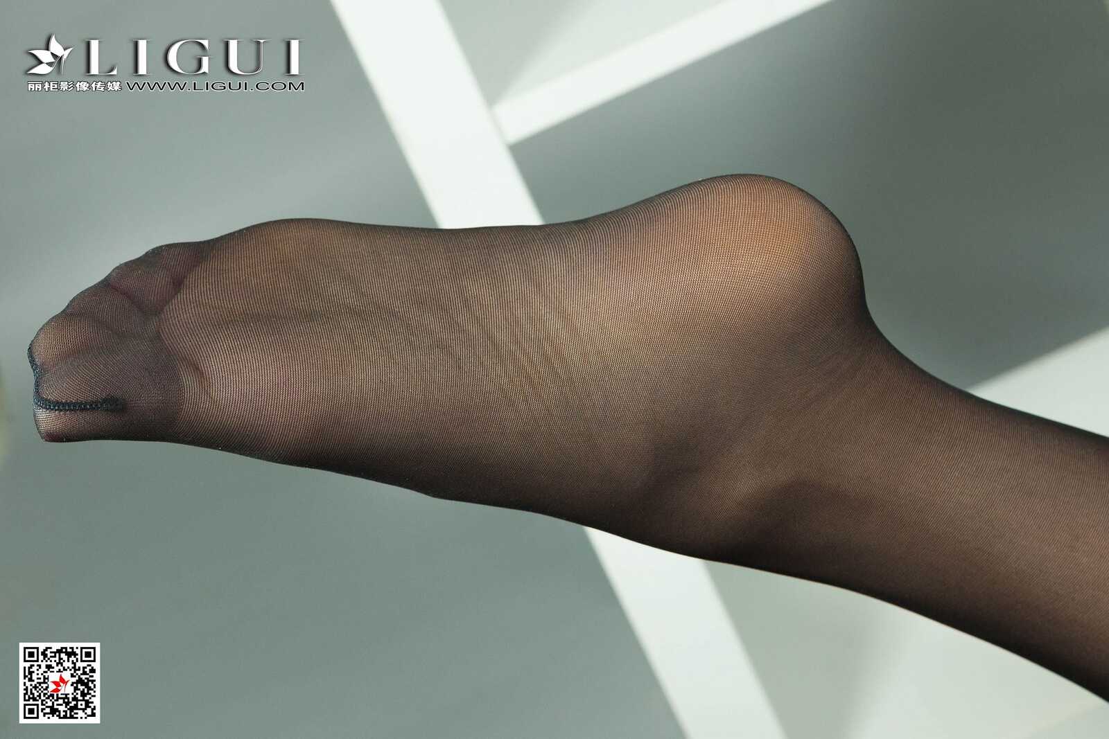 Model 文芮《黑丝袜高跟诱惑》 [丽柜LIGUI] 写真集第7张