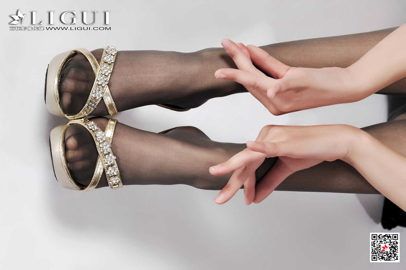 Model 亚男《水果黑丝少女》 [丽柜Ligui] 写真集第8张