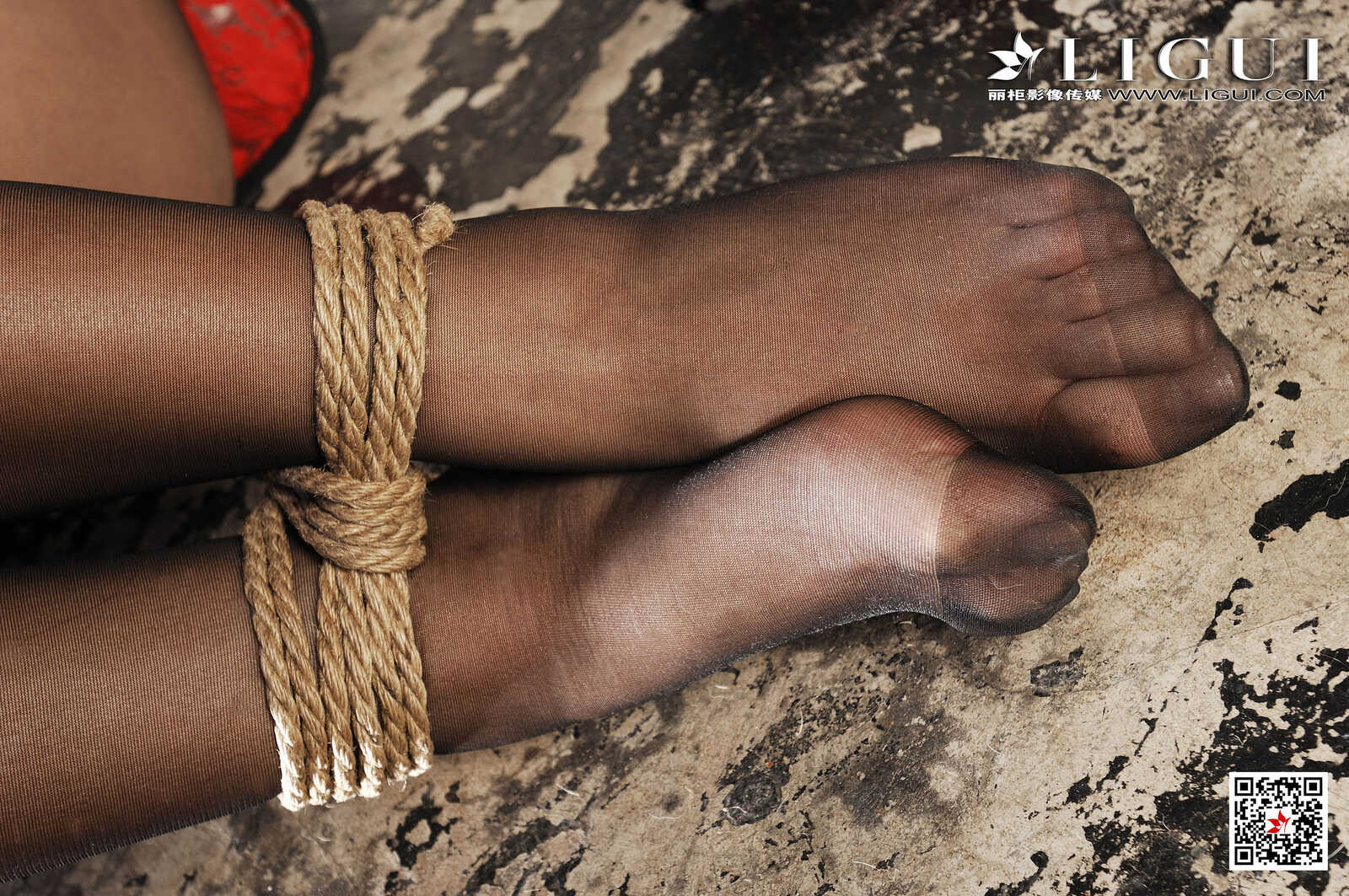 Model 苏菲《黑丝绳艺捆绑》 [丽柜美束Ligui] 写真第3张