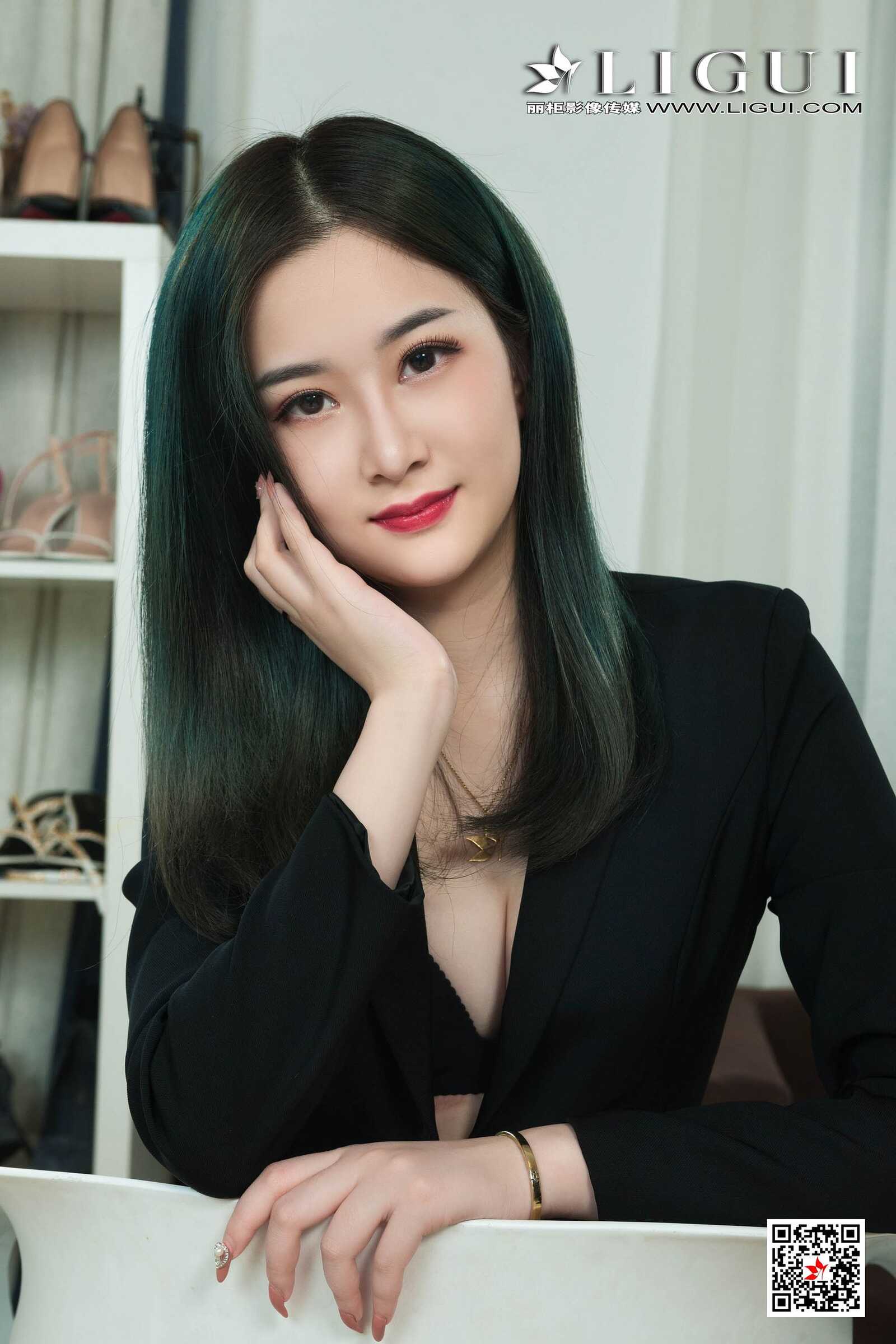 Model 婷婷《绿发秘书》 [丽柜Ligui] 写真集第13张