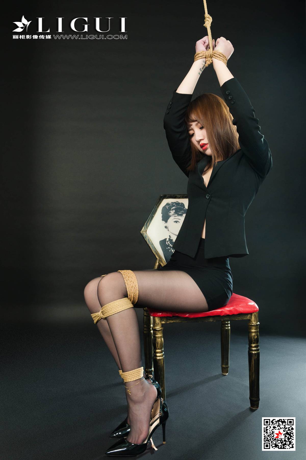 [Ligui丽柜] 2020.11.27《惩戒秘书》多多 在线浏览第15张