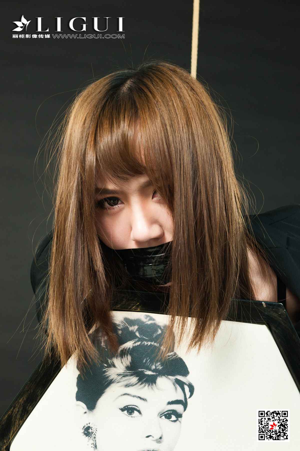 [Ligui丽柜] 2020.11.27《惩戒秘书》多多 在线浏览第15张