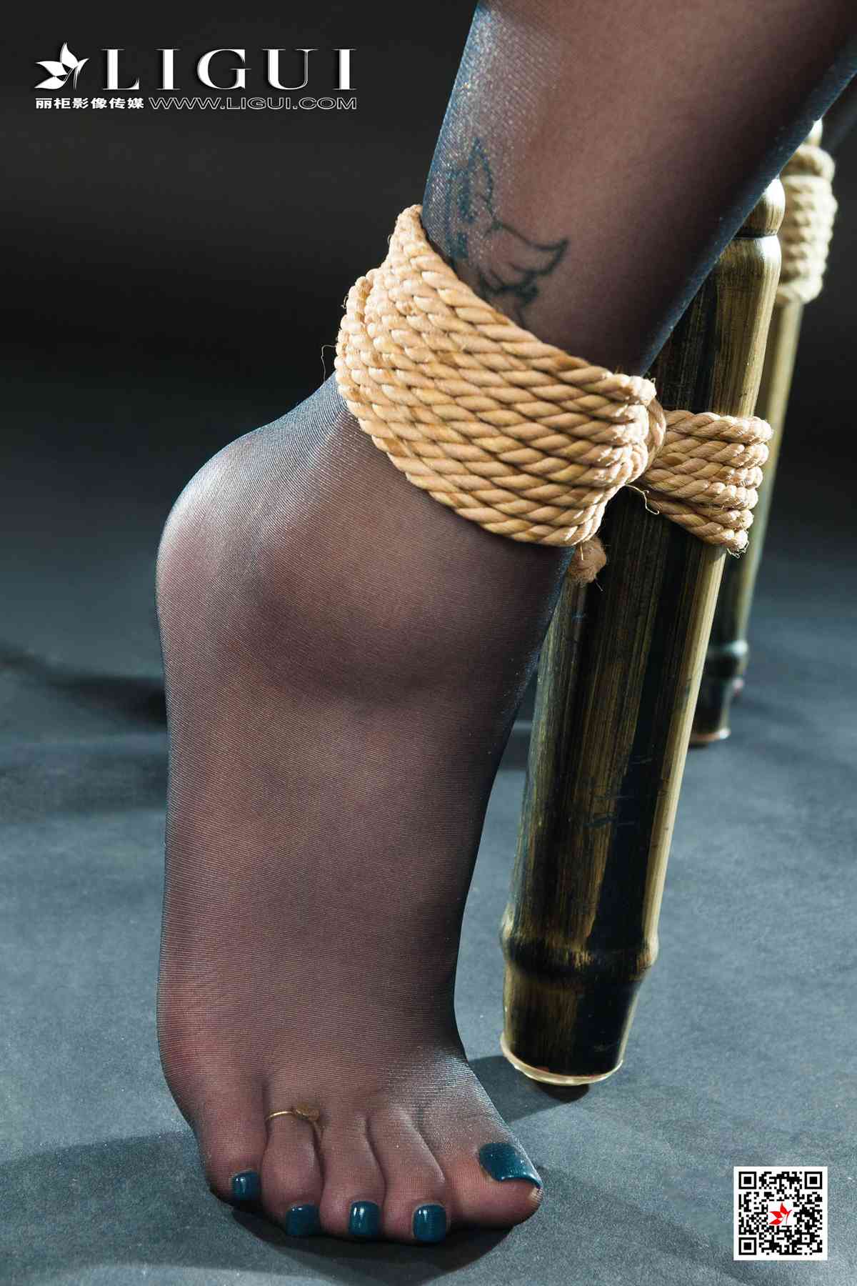 [Ligui丽柜] 2020.11.27《惩戒秘书》多多 在线浏览第14张