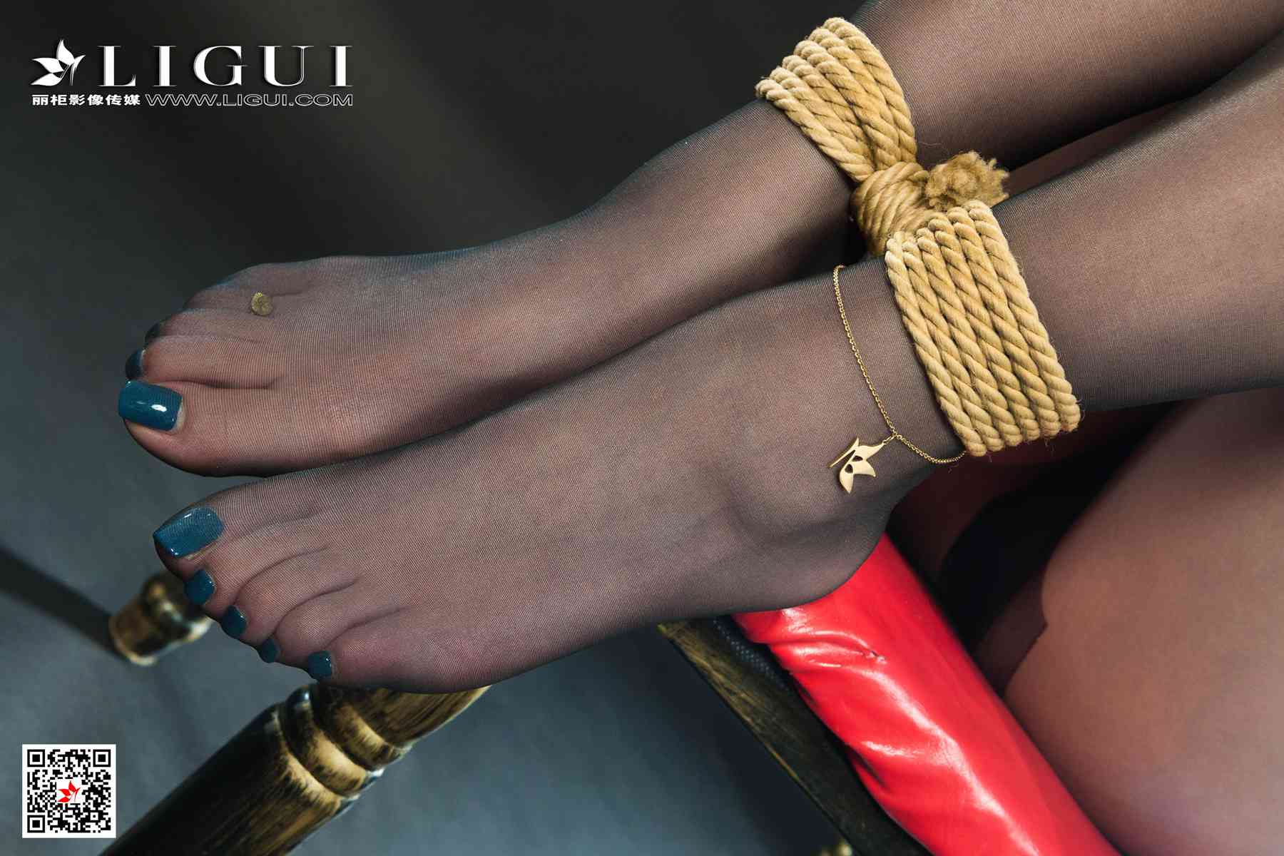 [Ligui丽柜] 2020.11.27《惩戒秘书》多多 在线浏览第14张