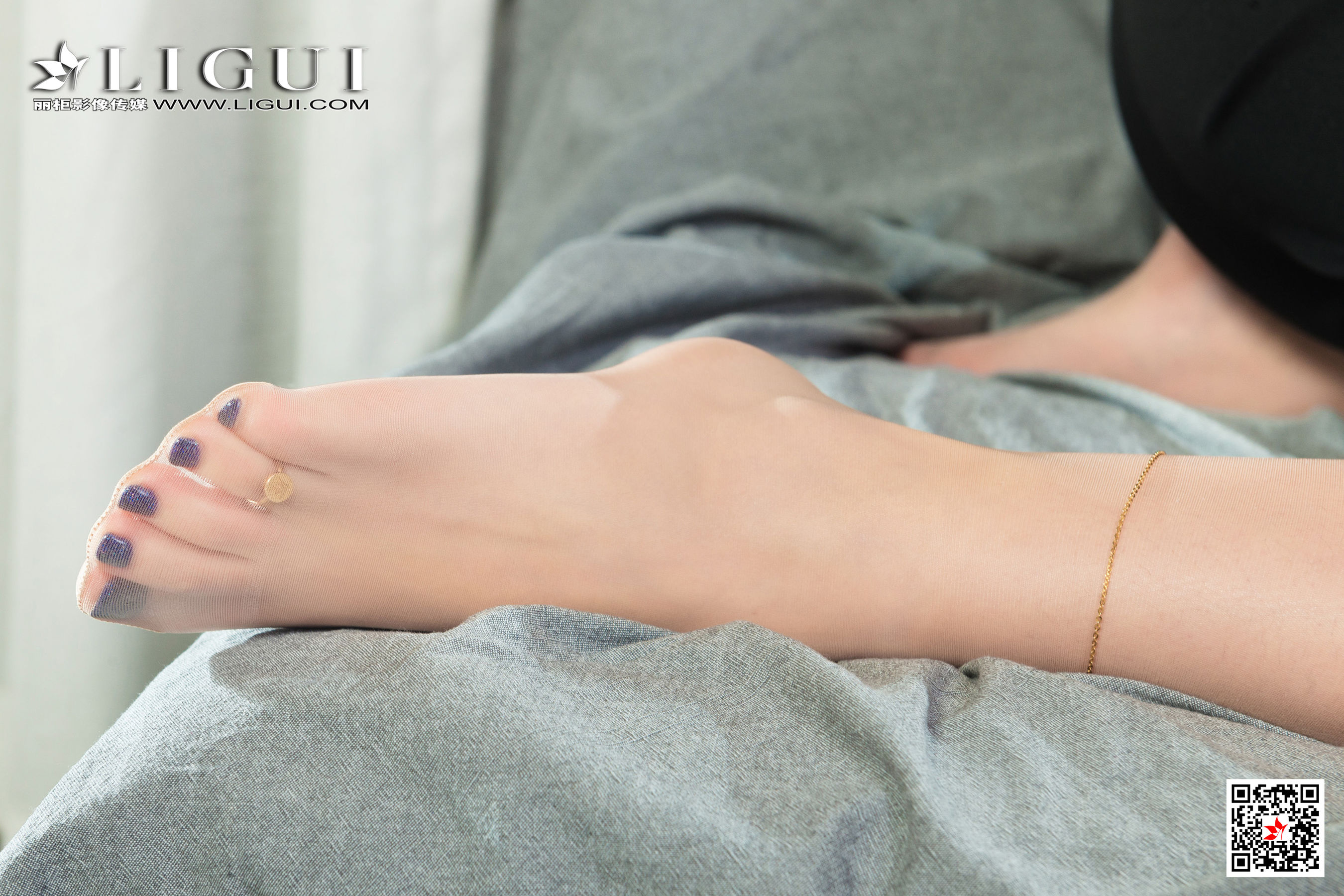 [丽柜Ligui] 凉儿&amp;苏黎 《双生花-欲望香丝》 丝袜写真第6张