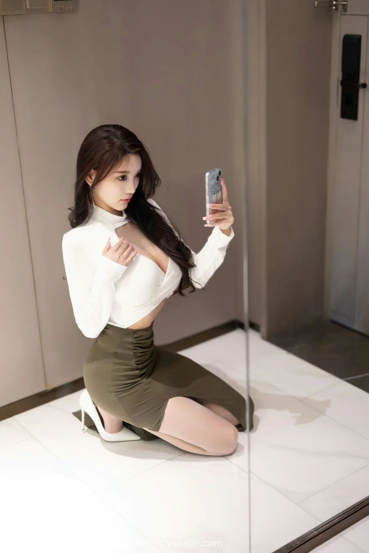  XIAOYU 语画 Vol.1080 杨晨晨Yome 绿色短裙性感写真 [86P]第2张