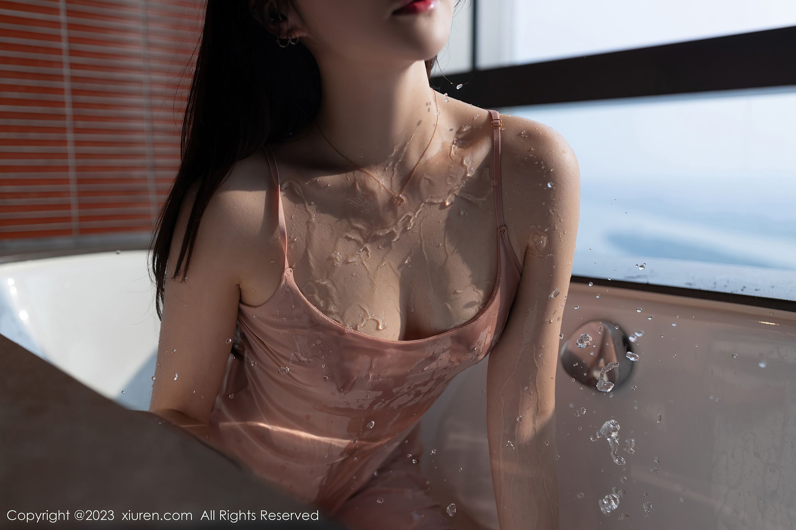  秀人网 No.7429 鱼子酱Fish 吊带长裙性感写真 [81P]第16张