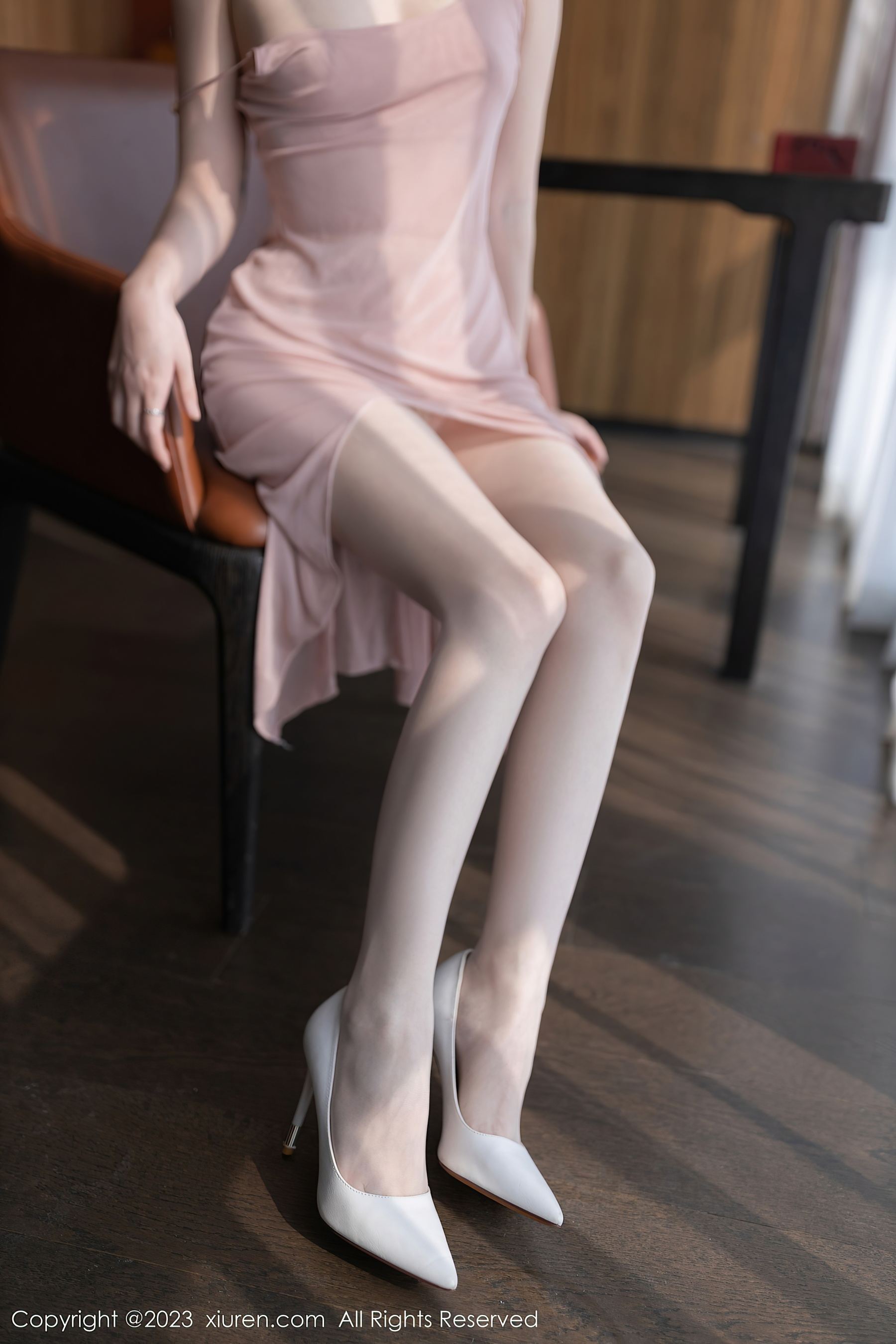  秀人网 No.7429 鱼子酱Fish 吊带长裙性感写真 [81P]第24张