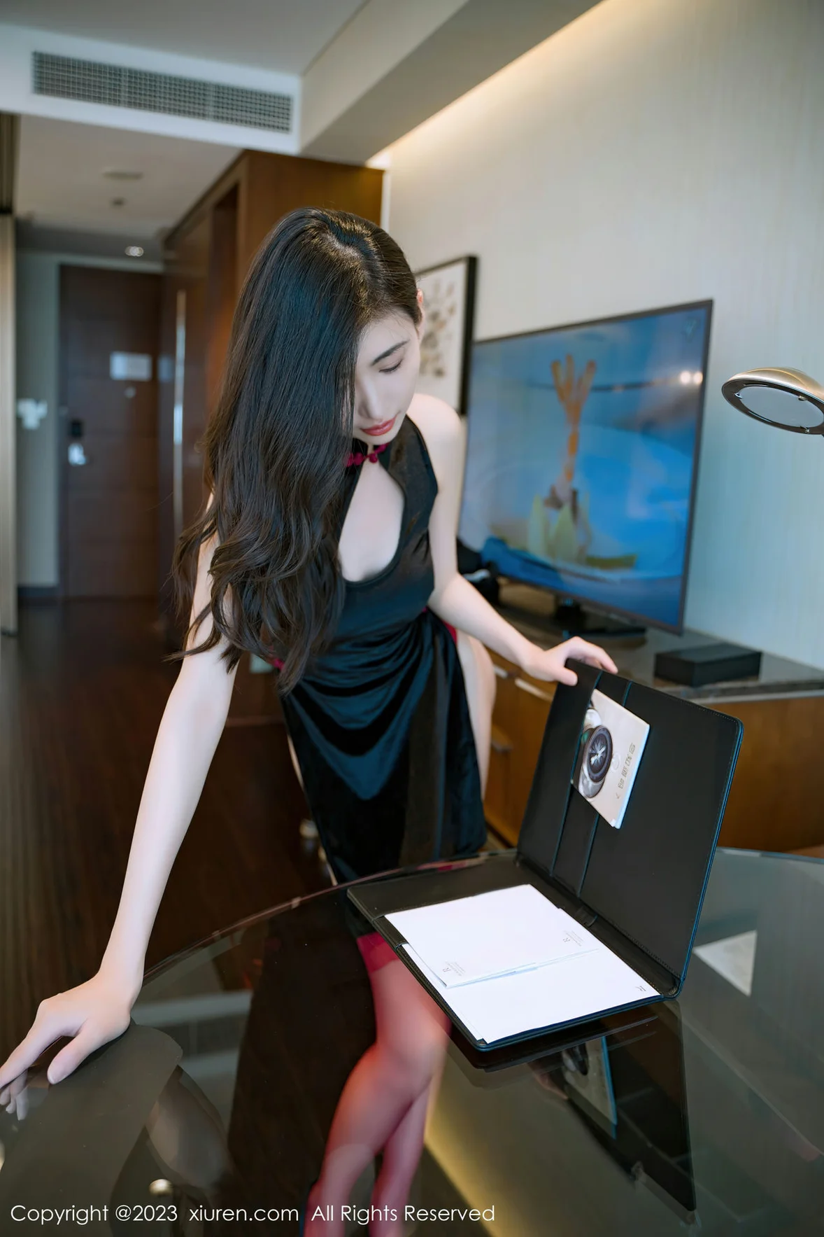  XiuRen 秀人 No.7128 章芃芃 黑色情趣旗袍性感写真 [74P]第7张